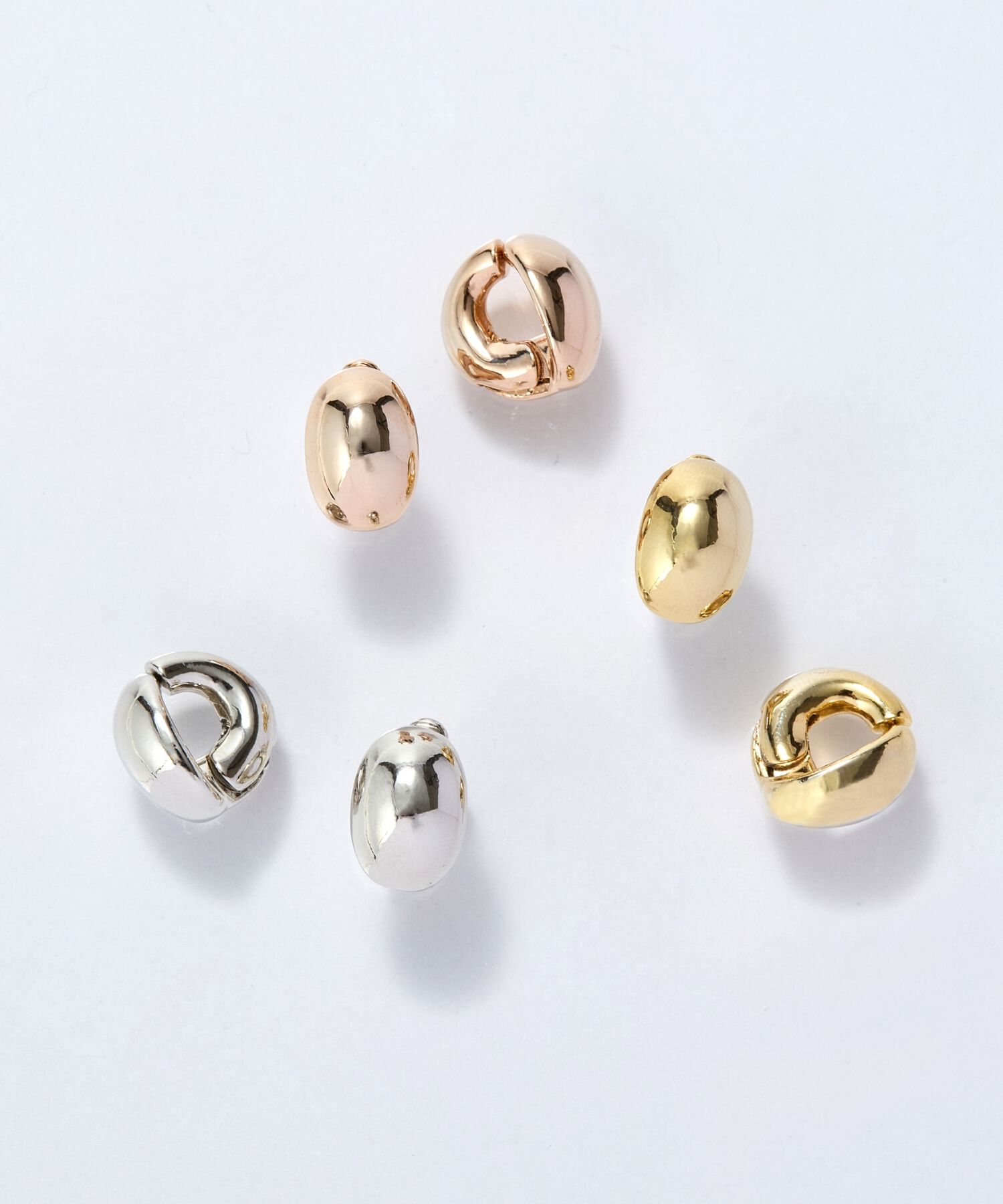 Phoebe「【金属アレルギー対応】オーバルフープスナップイヤリング　シャンパンゴールド」|イヤリング|