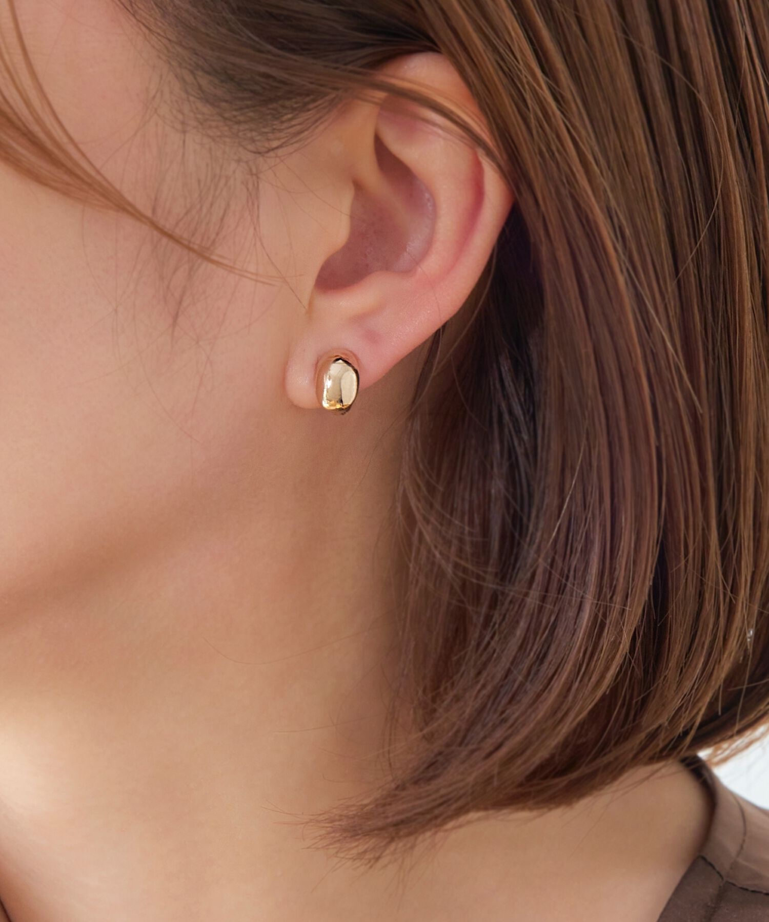 Phoebe「【金属アレルギー対応】オーバルフープスナップイヤリング　シャンパンゴールド」|イヤリング|
