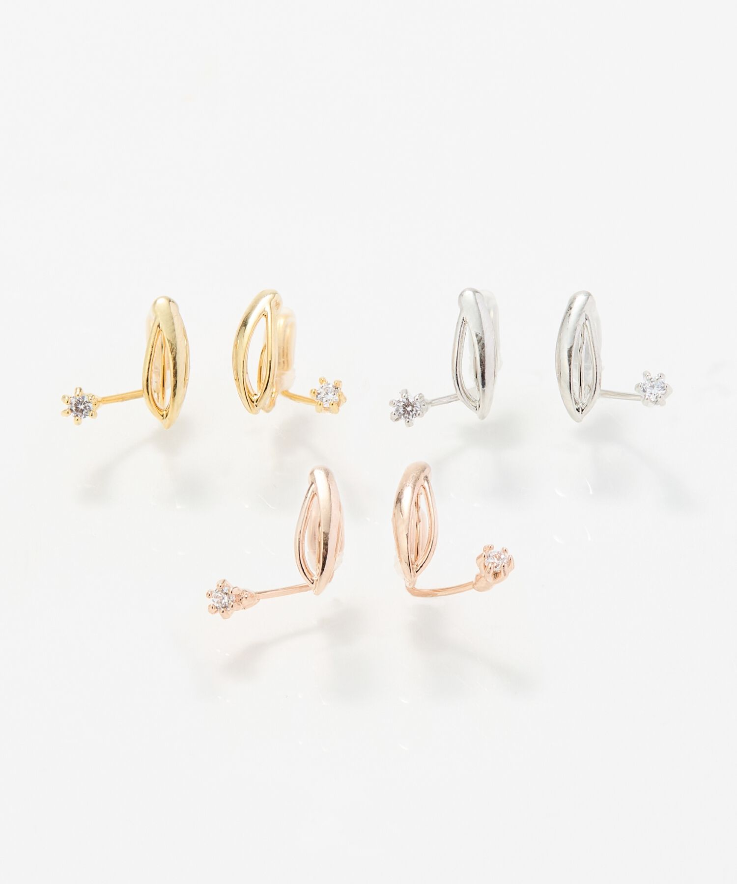 Phoebe「【痛くないシリーズ】リーフビジューフロートライトフィットイヤリング　ゴールド」|イヤリング|