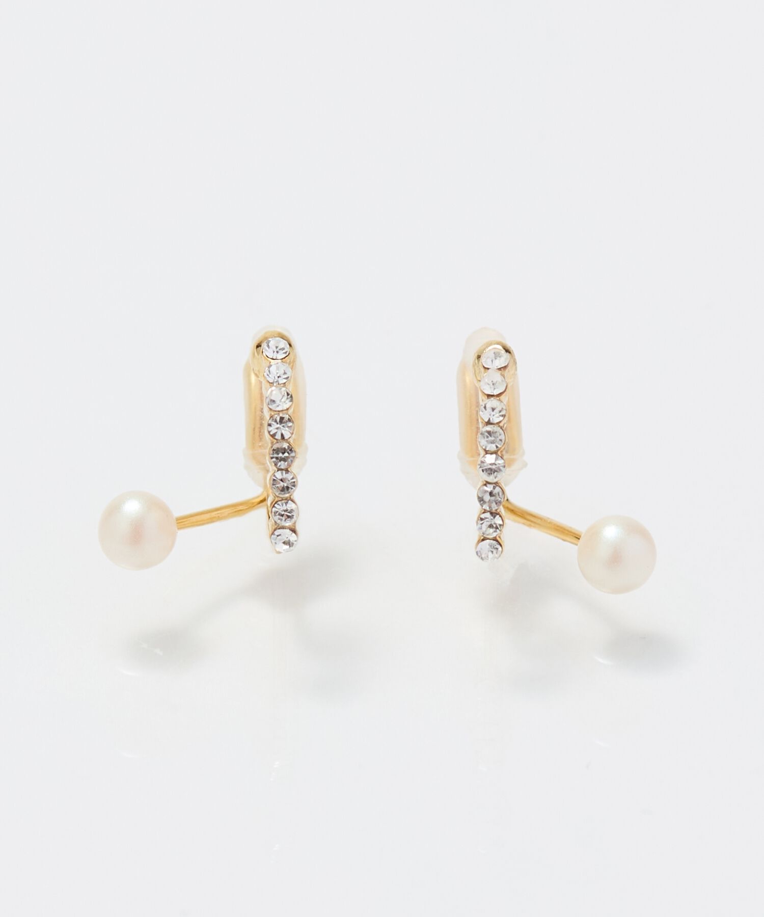 Phoebe「【痛くないシリーズ】ラインストーンパールフロートライトフィットイヤリング　ゴールド」|イヤリング|