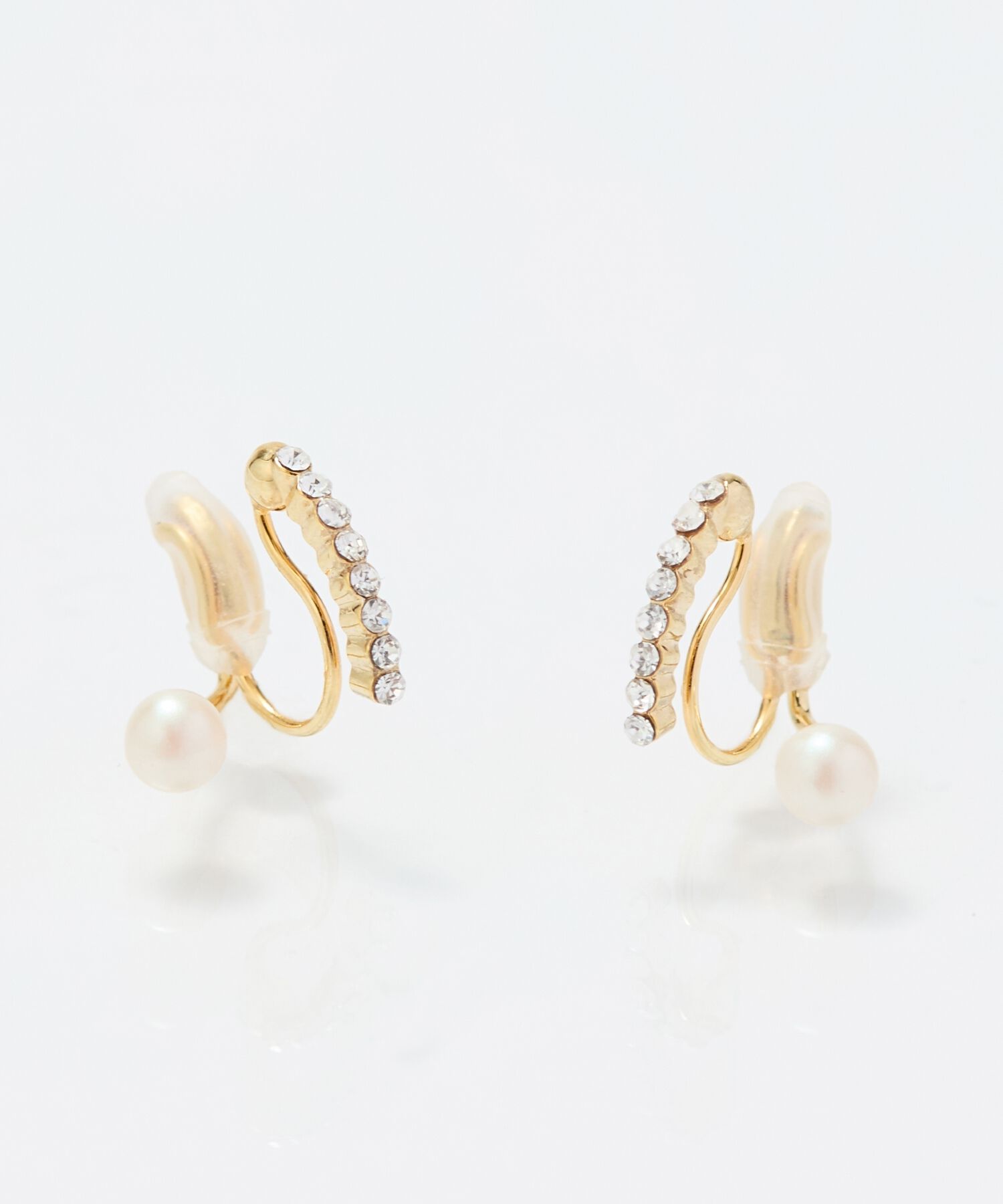 Phoebe「【痛くないシリーズ】ラインストーンパールフロートライトフィットイヤリング　ゴールド」|イヤリング|