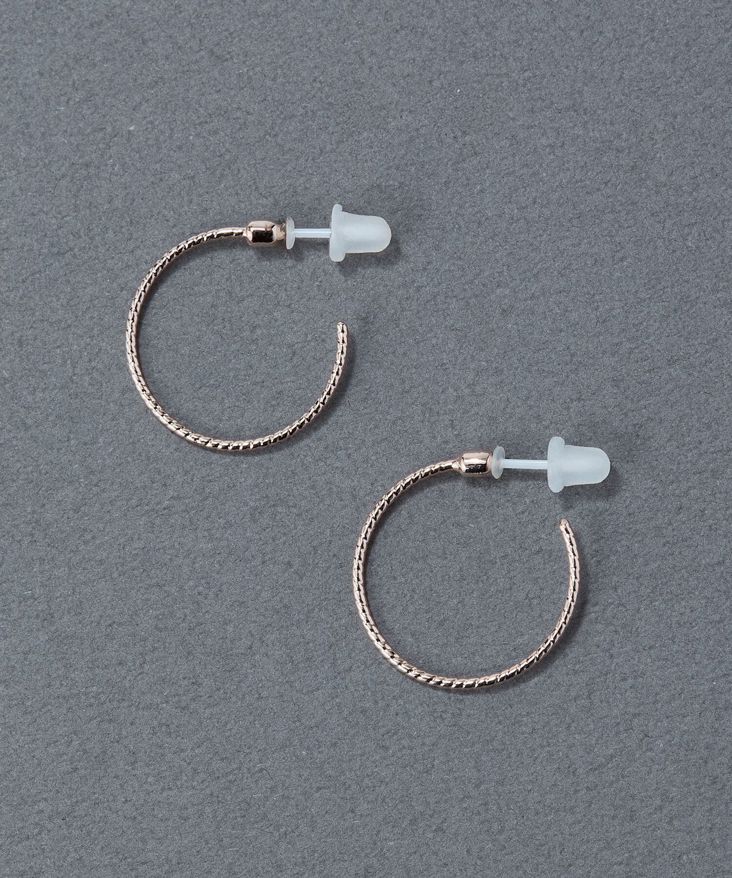 Phoebe「【金属アレルギー対応】ファインスレッドフープセラミックポストピアス」|ピアス|