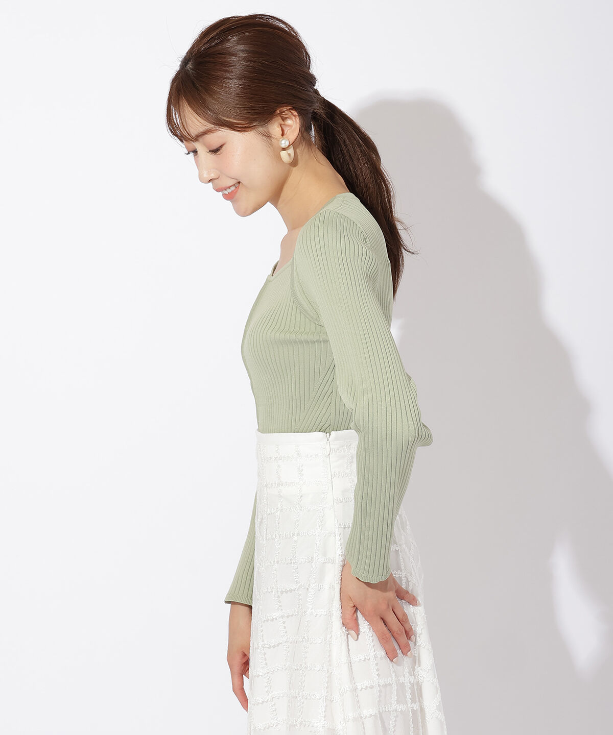 アンドクチュール「フロントホックビスチェライクプルオーバー」|ニット・セーター|