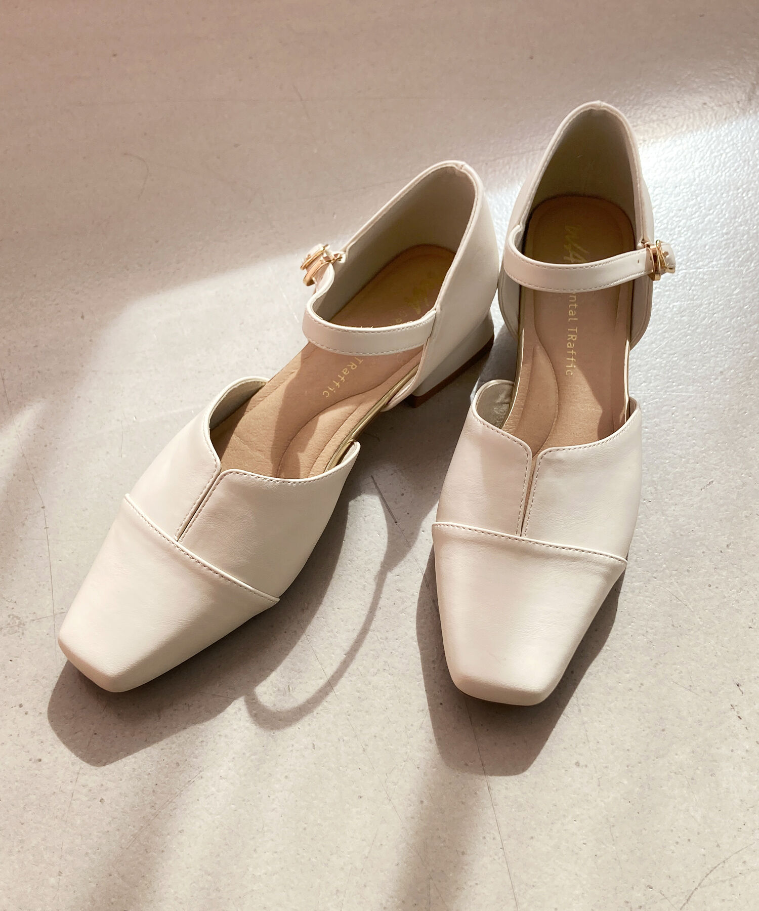 WA Oriental TRaffic「スリットセパレートパンプス/52110 ストラップパンプス」|パンプス|WHITE