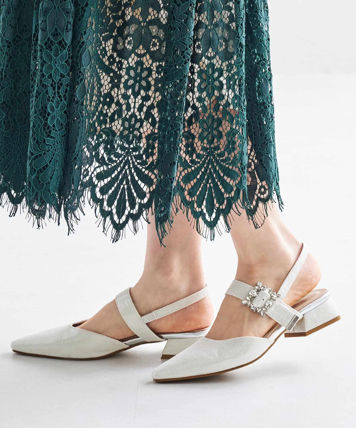 ORiental TRaffic「【オケージョン】ビジューバックストラップローヒールパンプス/MOR111」|パンプス|