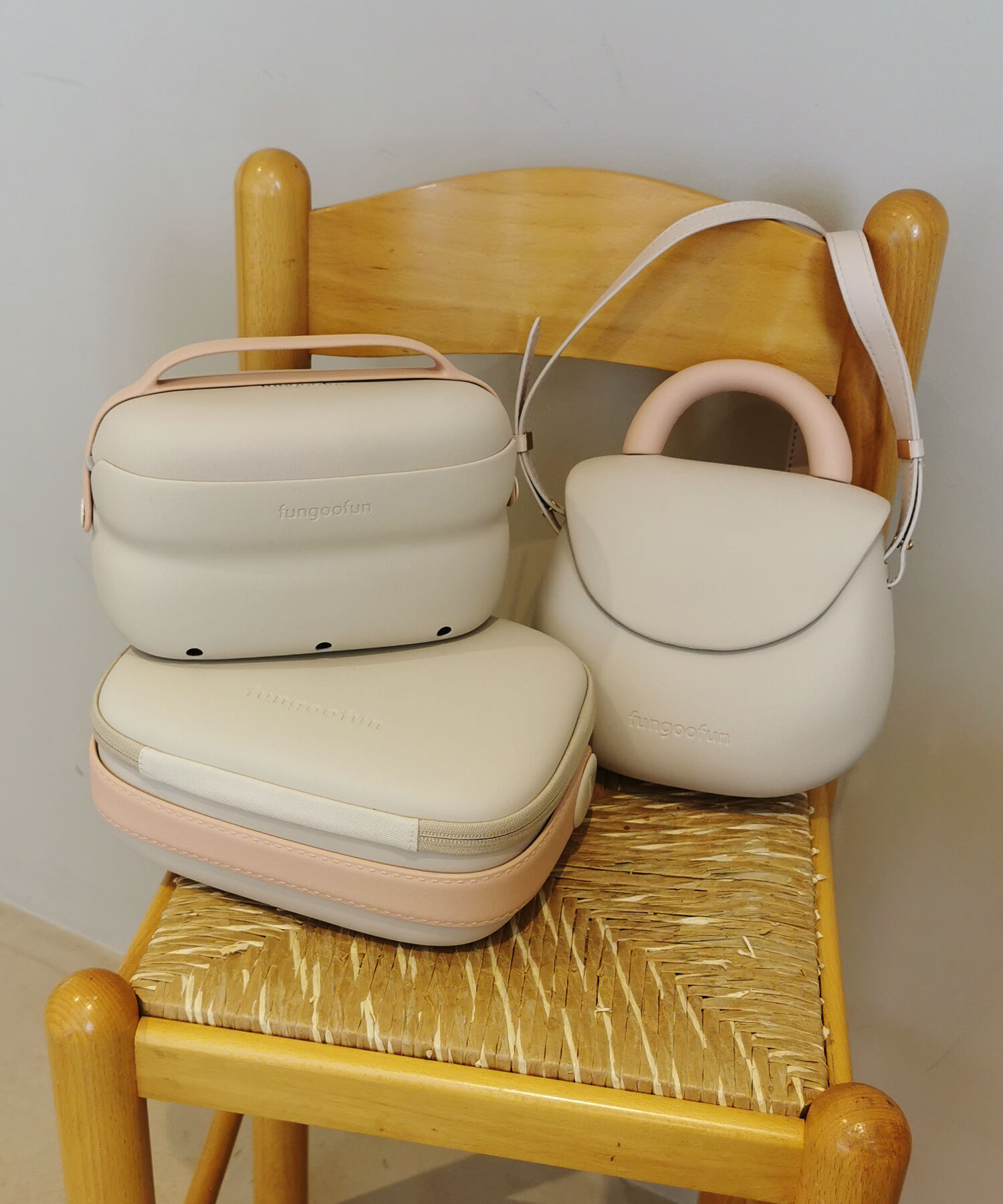 fungoofun「【WEB限定】EVAワイドマルチポーチ/G-0018 ポーチ 人気 売れてる 柔らかい」|ハンドバッグ|