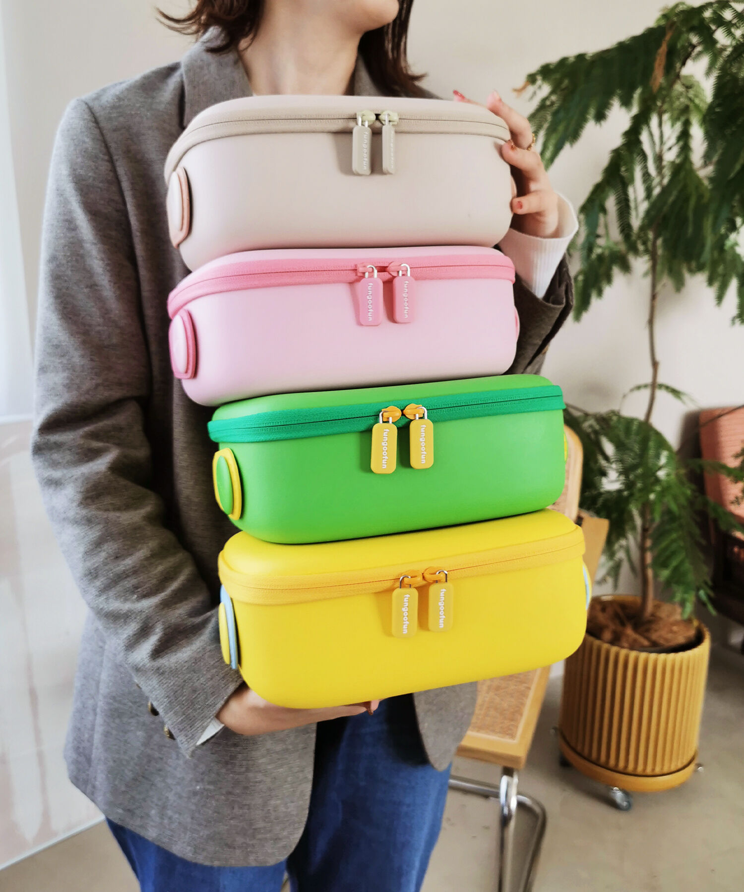 fungoofun「【WEB限定】EVAワイドマルチポーチ/G-0018 ポーチ 人気 売れてる 柔らかい」|ハンドバッグ|YELLOW