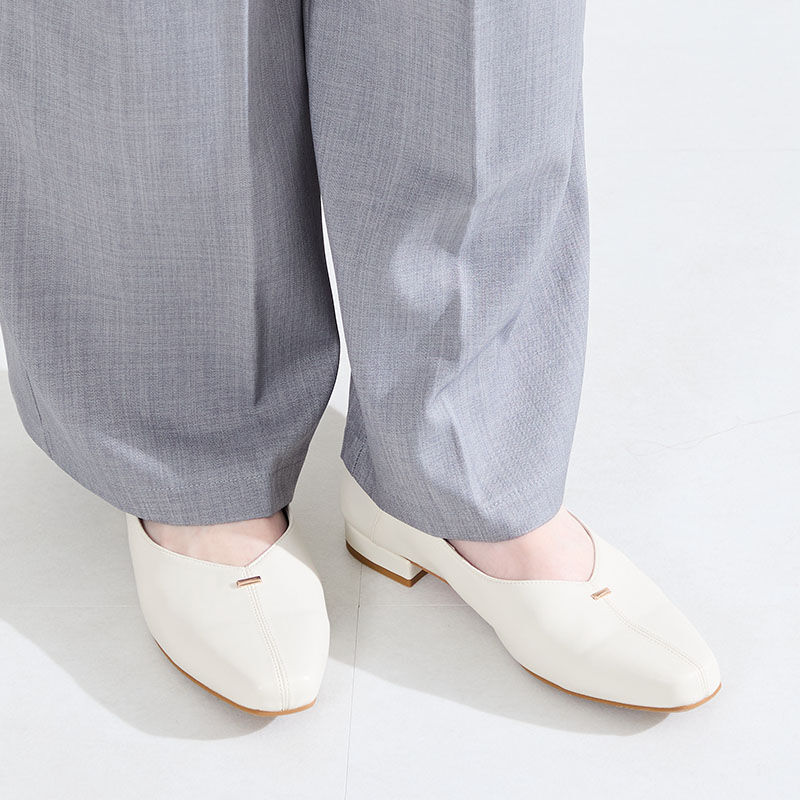 ORiental TRaffic「●2026春夏新作●ゴールドパーツVカットバブーシュ/61112」|パンプス|BEIGE