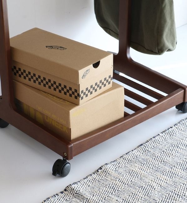 B-COMPANY「高さ調節可能　finハンガーラック」|トイレタリー・ランドリーグッズ|