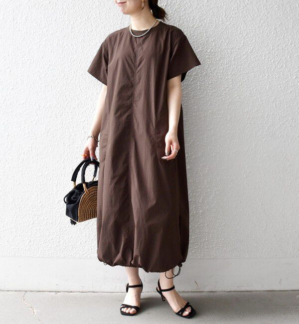 SHIPS any「《予約》SHIPS any:〈多機能/洗濯機可能〉シェルテック ドロスト ロング ワンピース」|ワンピース|ブラウン