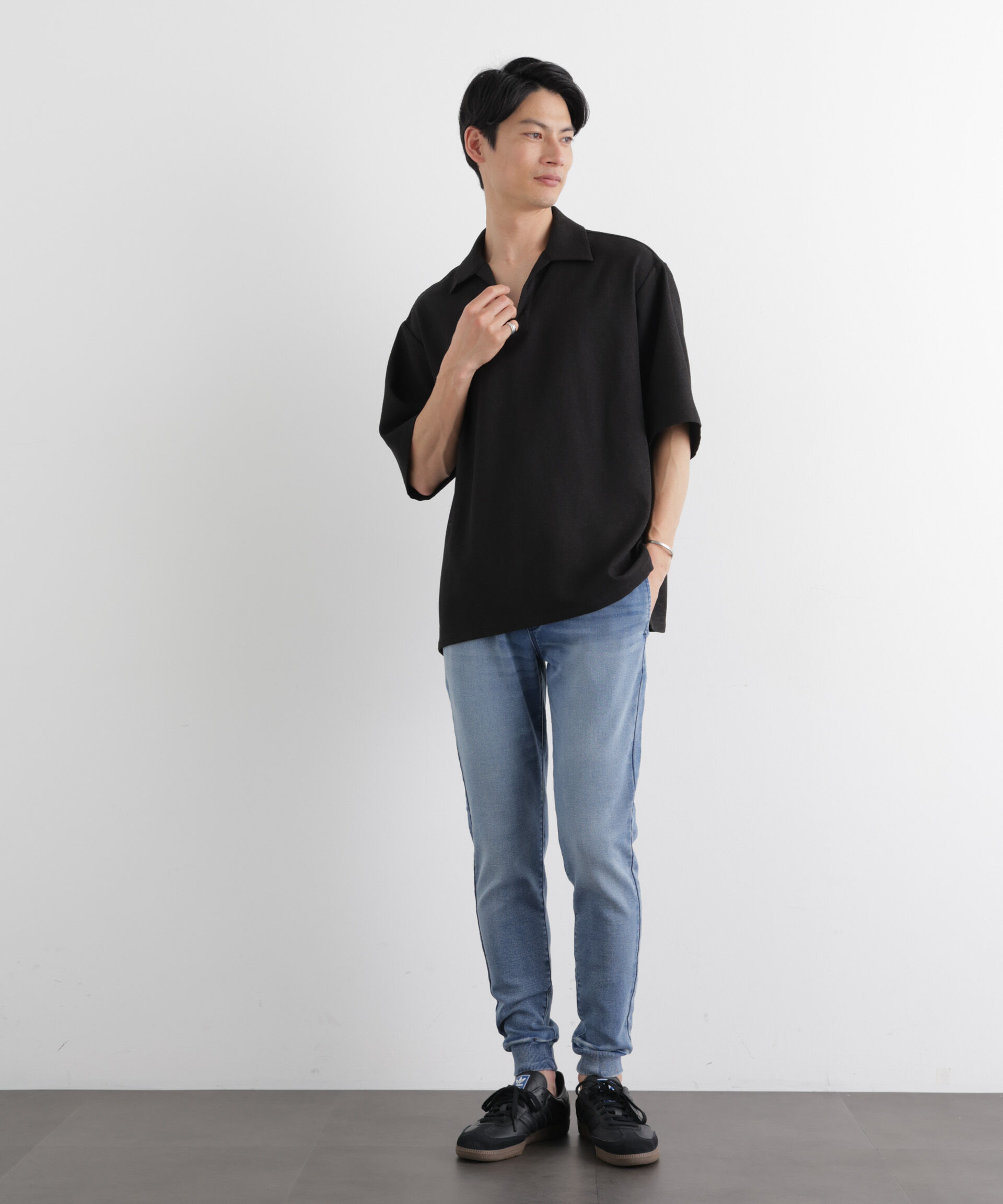 nano･universe「｢Meaningful Continuity｣ ストレッチデニムジョガーパンツ」|チノ|