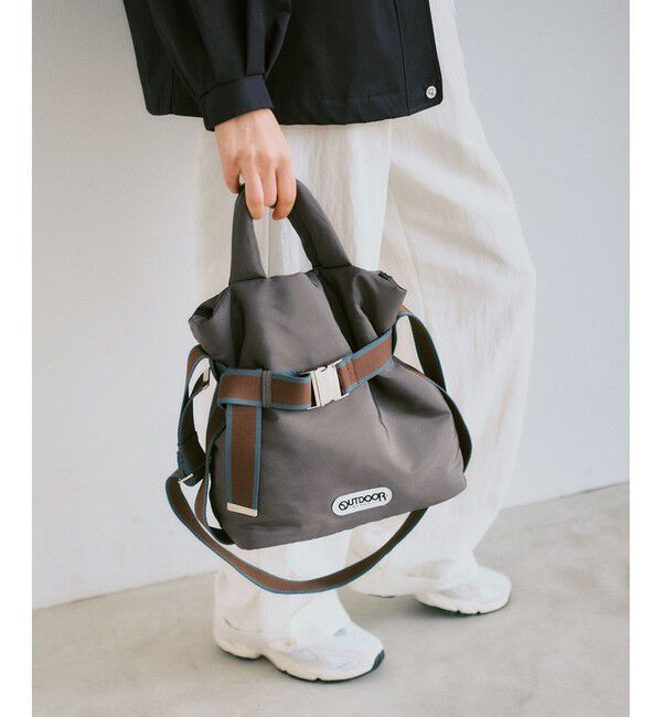VIS「【OUTDOOR PRODUCTS】VIS別注2WAYベルト付きパデッドトートバッグ」|トートバッグ|チャコール(06)