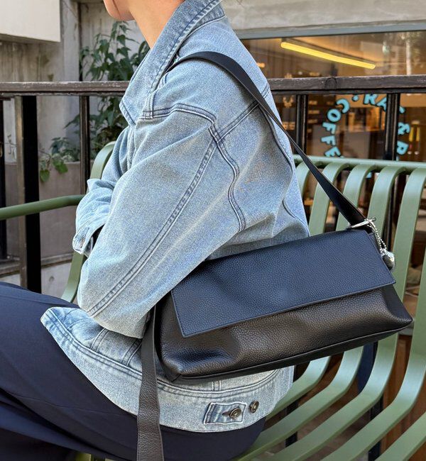  「【牛革/２WAY/500mlペットボトル収納可】シュリンクリンショルダーバッグ」|ショルダー・メッセンジャー|ブラック