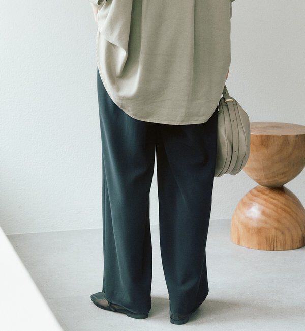  「【ウォッシャブル】【シーズンレスで使える】タックワイドスラックス」|チノ|