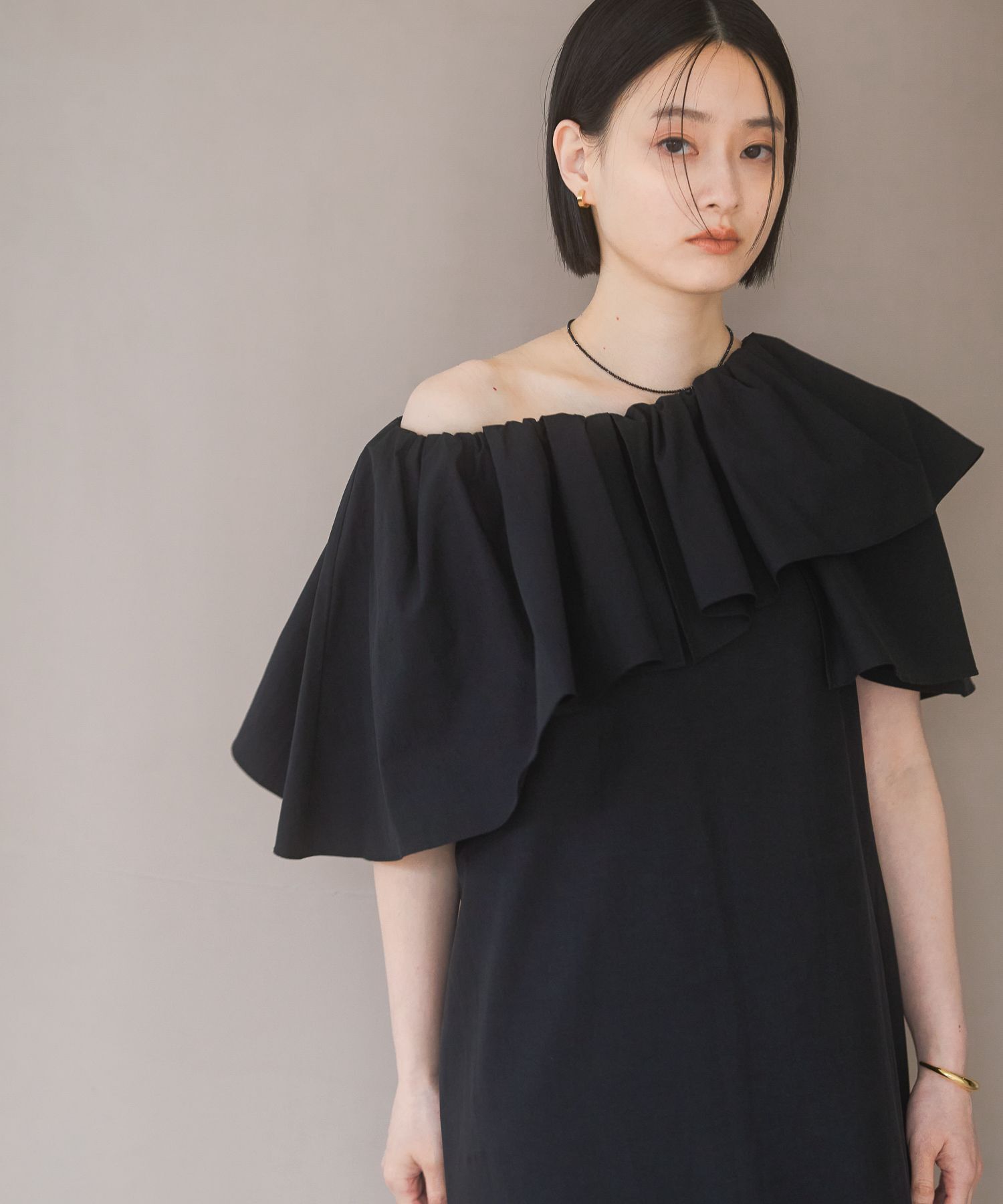 A part by 「アシメフリルマルチワンピース」|ワンピース|ブラック