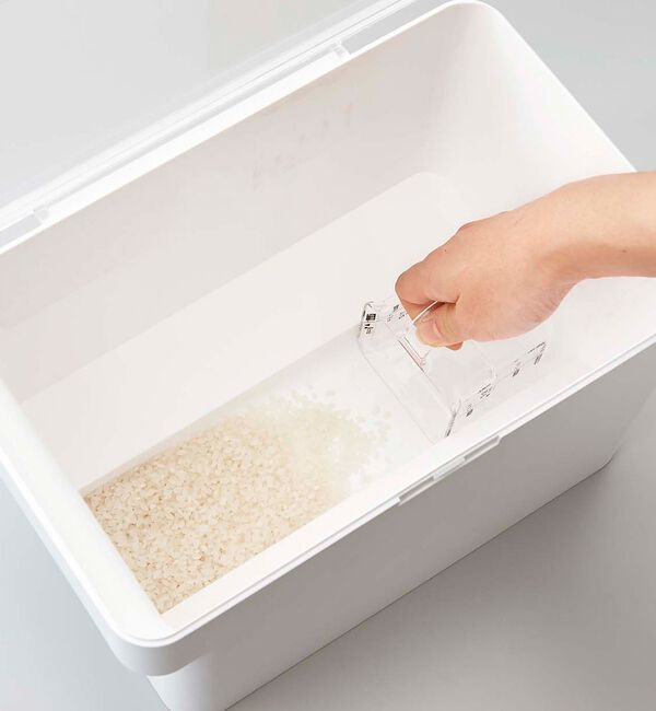 collex「【tower】密閉 シンク下米びつ 5kg 計量カップ付 スリム 米保存容器」|食器・キッチングッズ|