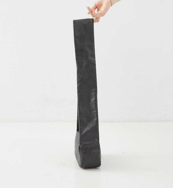 Rouge vif「【YArKA/ヤーカ】ワイドベルトショルダーバッグ / ワンハンドル / 本革」|ショルダー・メッセンジャー|