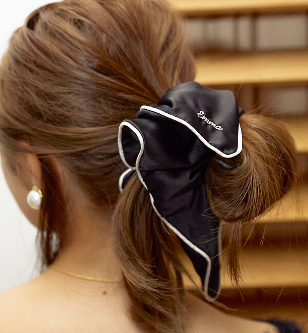 Rouge vif「【一部店舗限定】パイピングサテンシュシュ」|ヘアバンド|ブラック