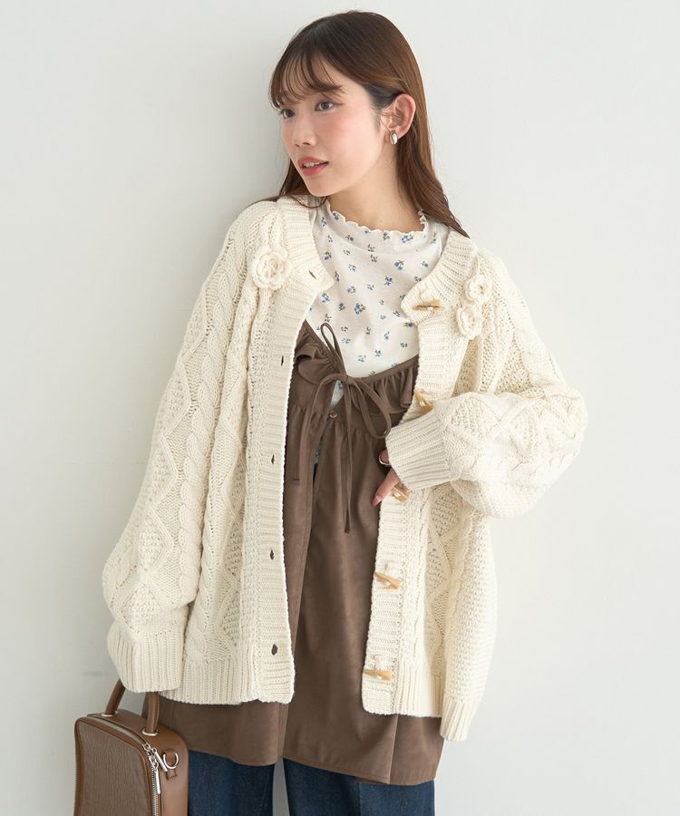 earth music&ecology「フラワーモチーフトグルボタンニットカーディガン」|カーディガン|