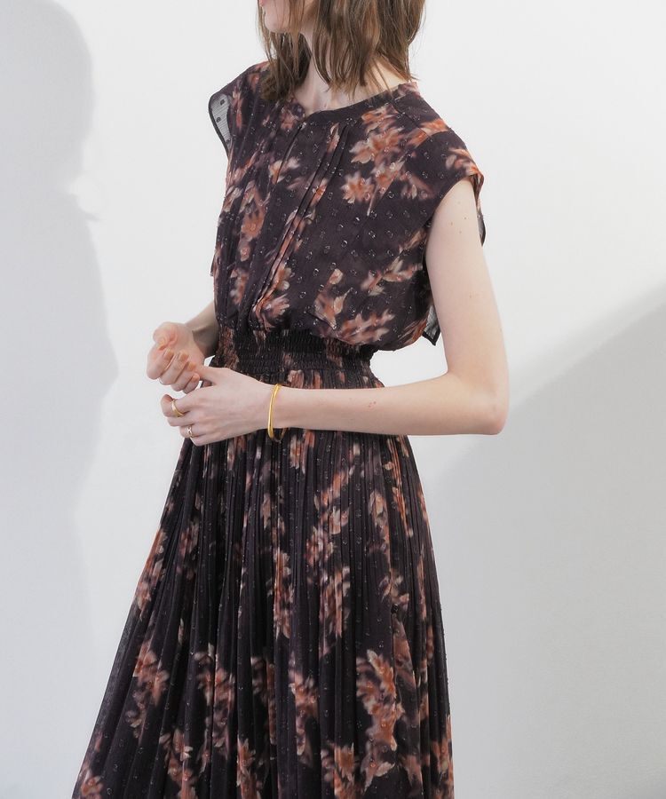 YECCA VECCA「ぼかし柄プリーツワンピース」|ワンピース|