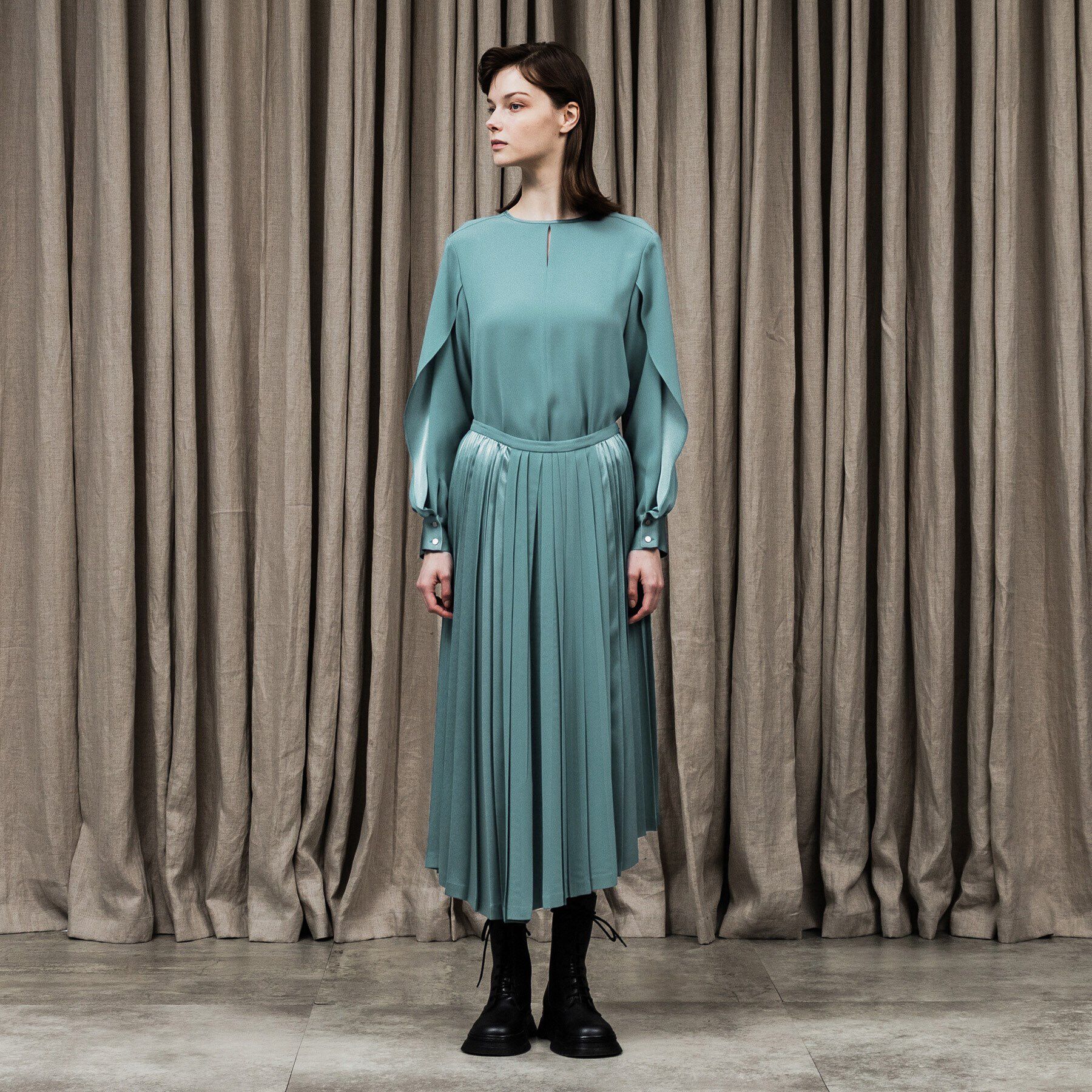 UNTITLED「バックサテンジョーゼット スカート」|スカート|