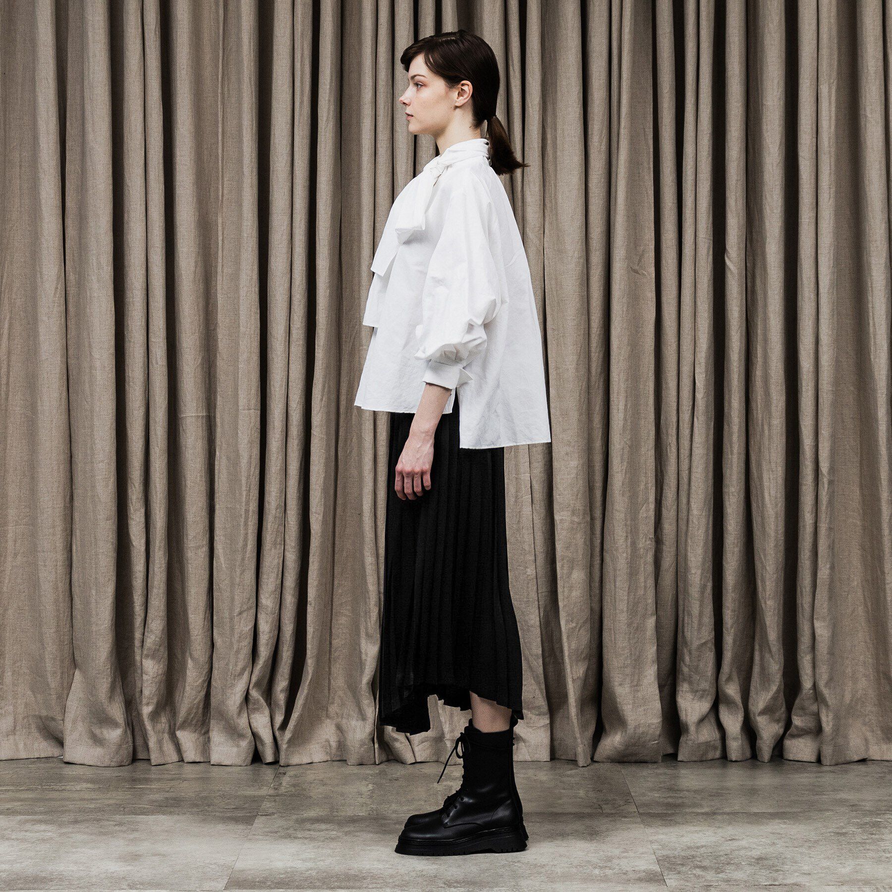 UNTITLED「バックサテンジョーゼット スカート」|スカート|