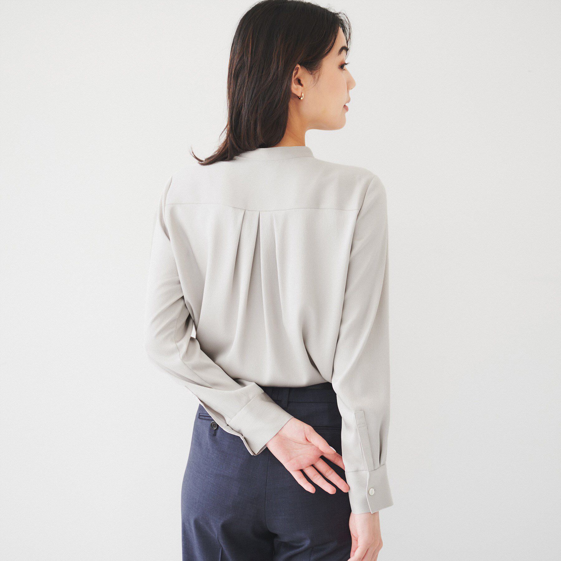 UNTITLED「【通勤】サテン ラッフル風ブラウス」|シャツ・ブラウス|