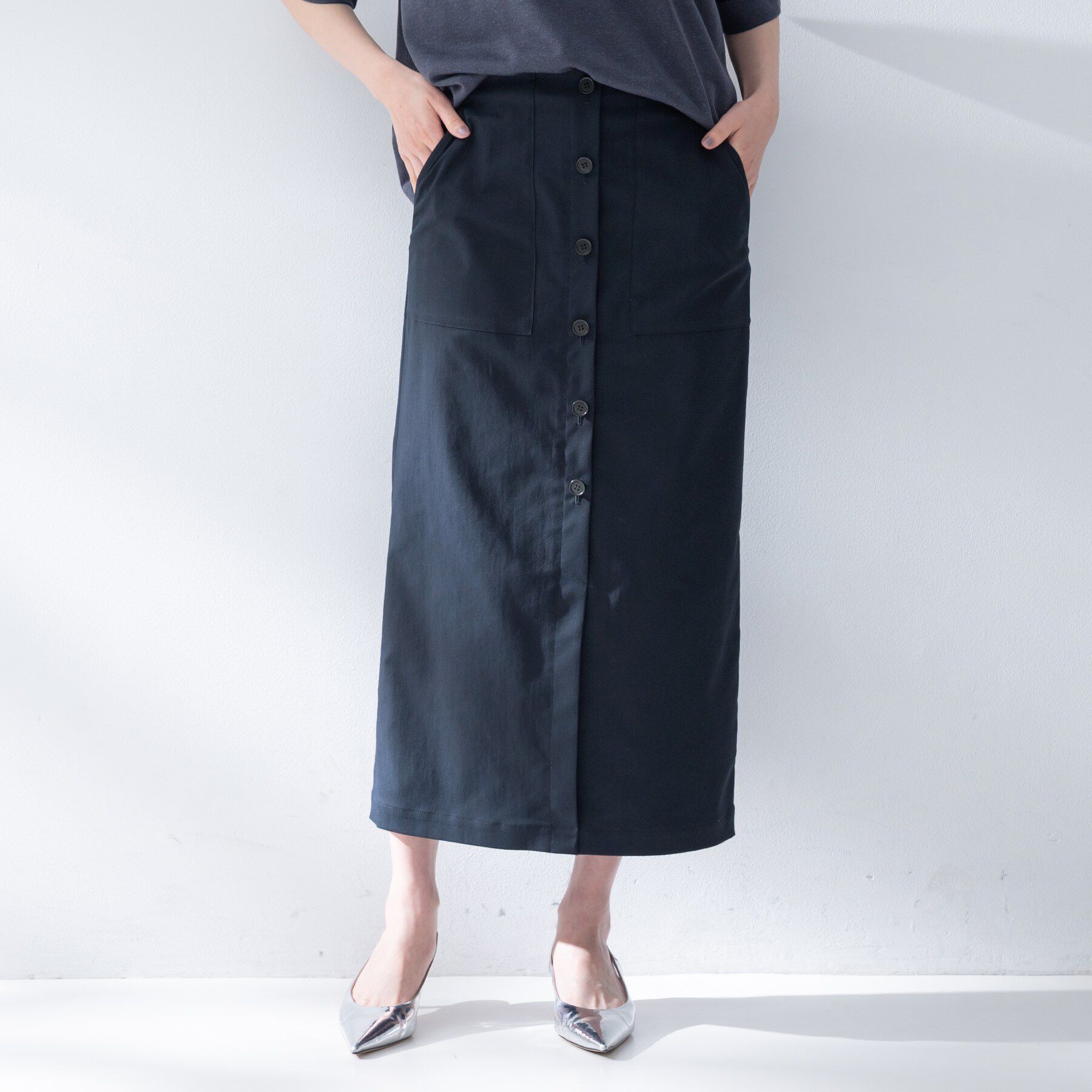 UNTITLED「【接触冷感/UVカット/吸水速乾/遮熱】ツイルボタンディティールスカート」|スカート|
