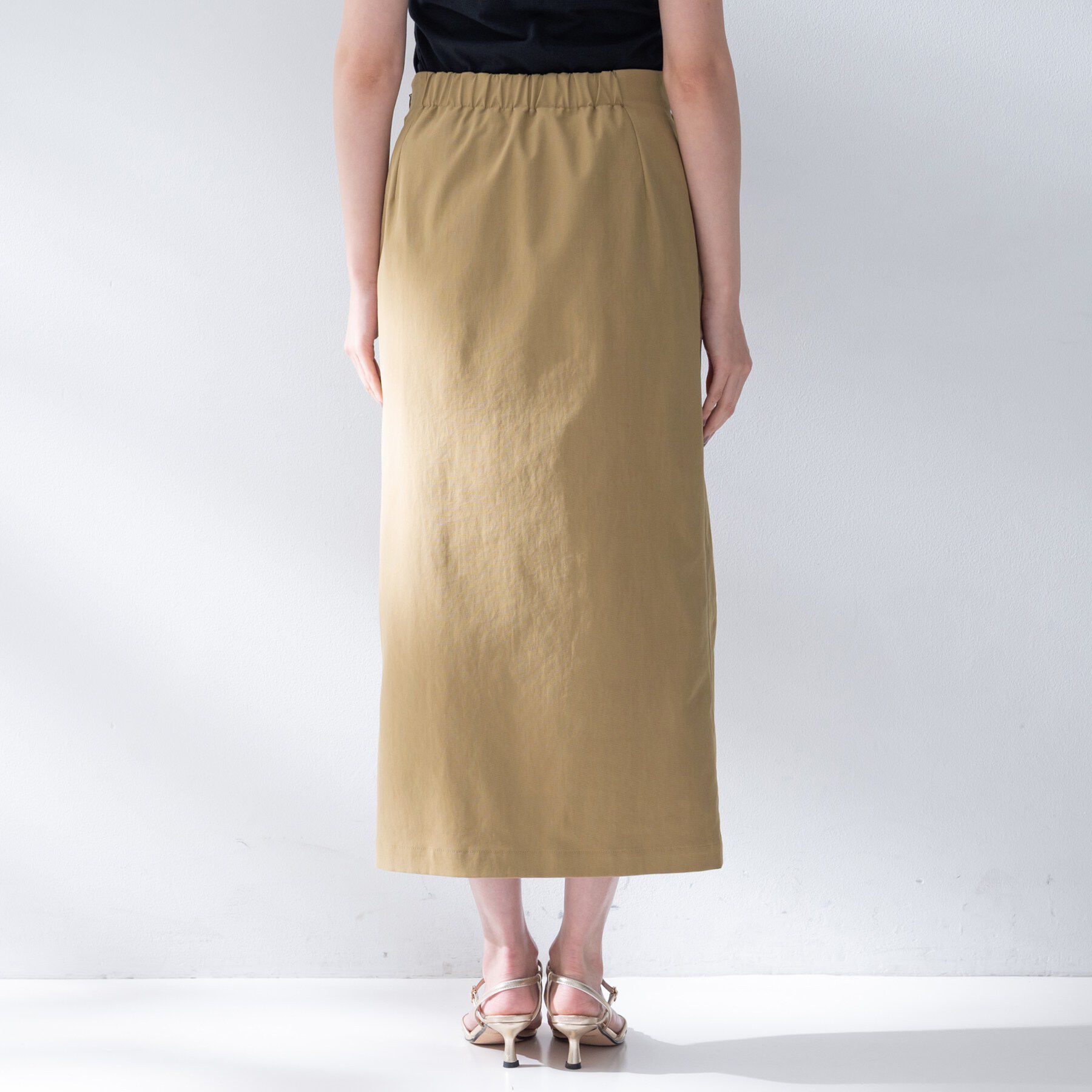 UNTITLED「【接触冷感/UVカット/吸水速乾/遮熱】ツイルボタンディティールスカート」|スカート|