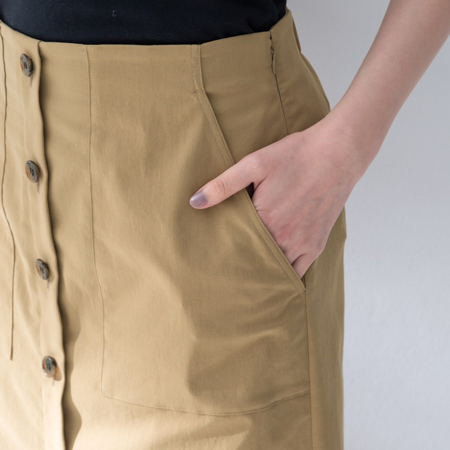 UNTITLED「【接触冷感/UVカット/吸水速乾/遮熱】ツイルボタンディティールスカート」|スカート|