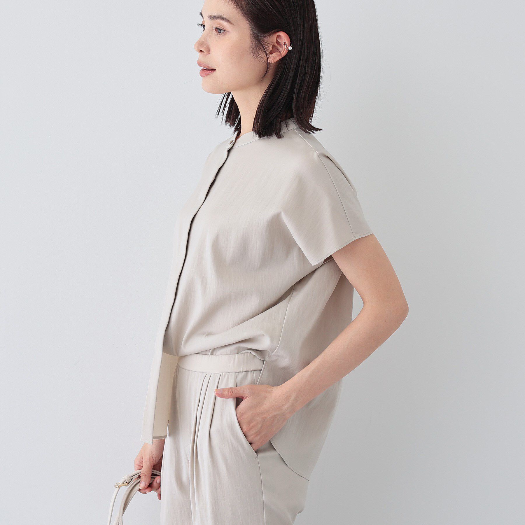 INDIVI「【洗える／SETUP可能/UVケア/接触冷感/日本製】バンドカラー半袖ブラウス」|シャツ・ブラウス|