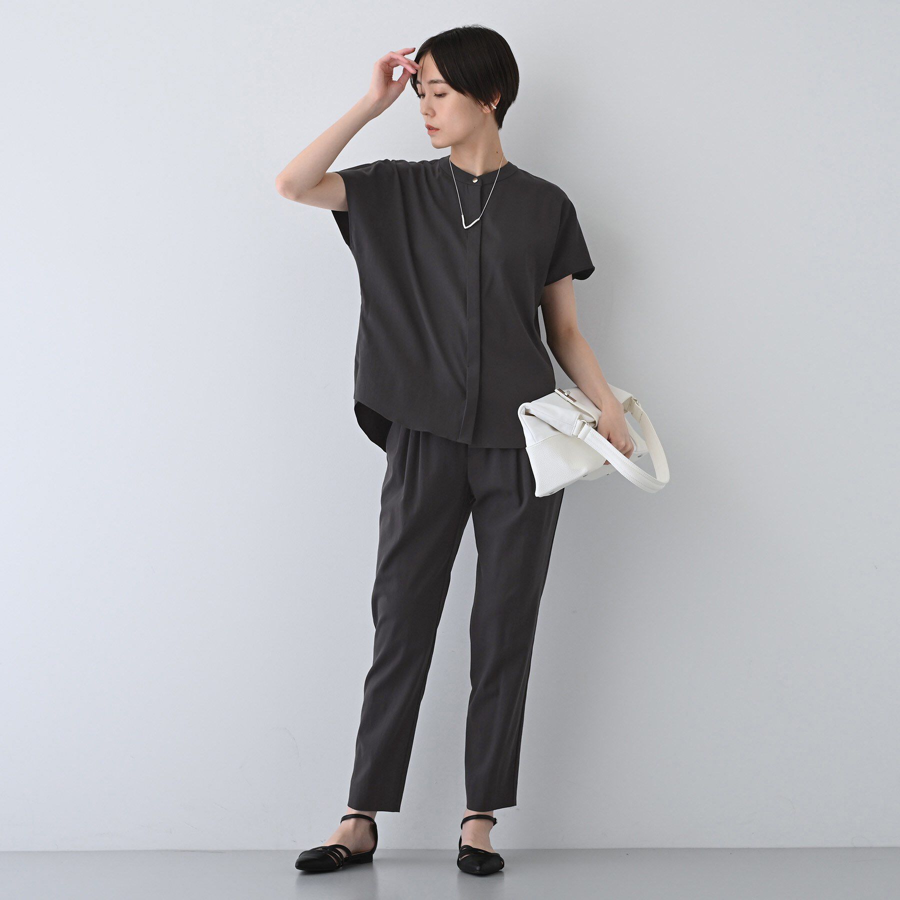 INDIVI「【洗える／SETUP可能/UVケア/接触冷感/日本製】バンドカラー半袖ブラウス」|シャツ・ブラウス|