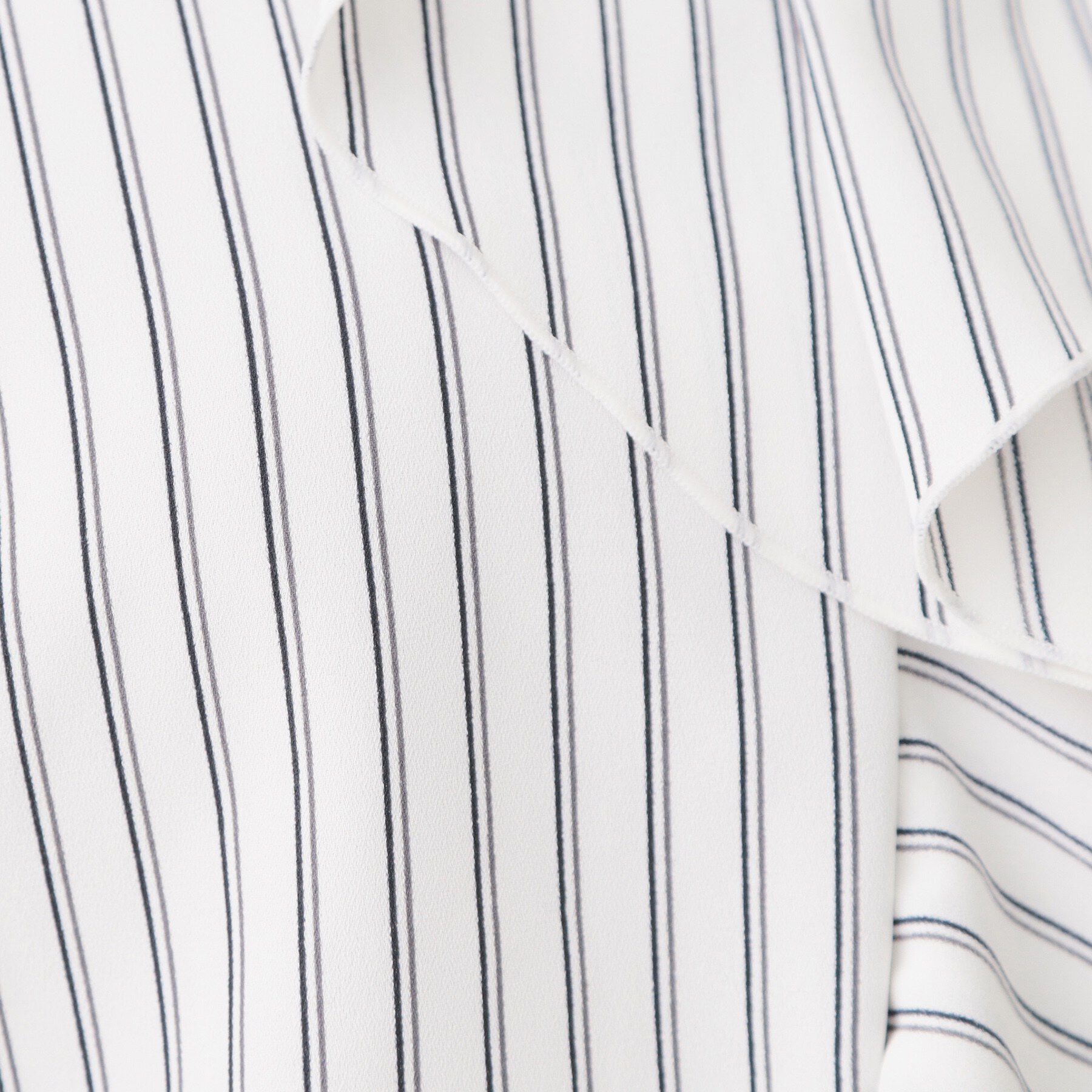 index「フリルフレアスリーブブラウス【洗濯機OK／UVケア／吸水速乾／透け防止／汗ジミ防止】」|シャツ・ブラウス|