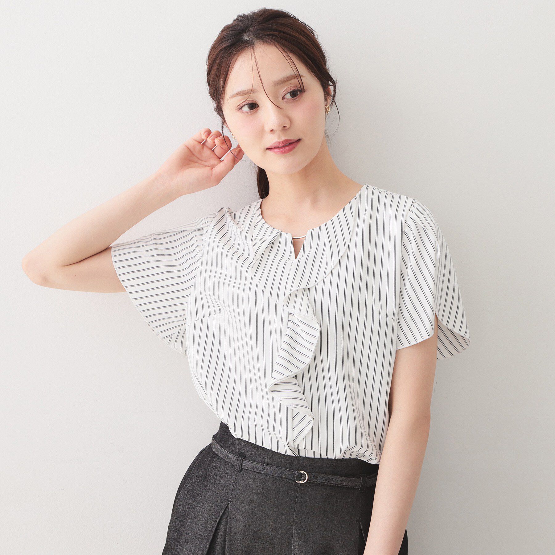 index「フリルフレアスリーブブラウス【洗濯機OK／UVケア／吸水速乾／透け防止／汗ジミ防止】」|シャツ・ブラウス|アイボリー(304)