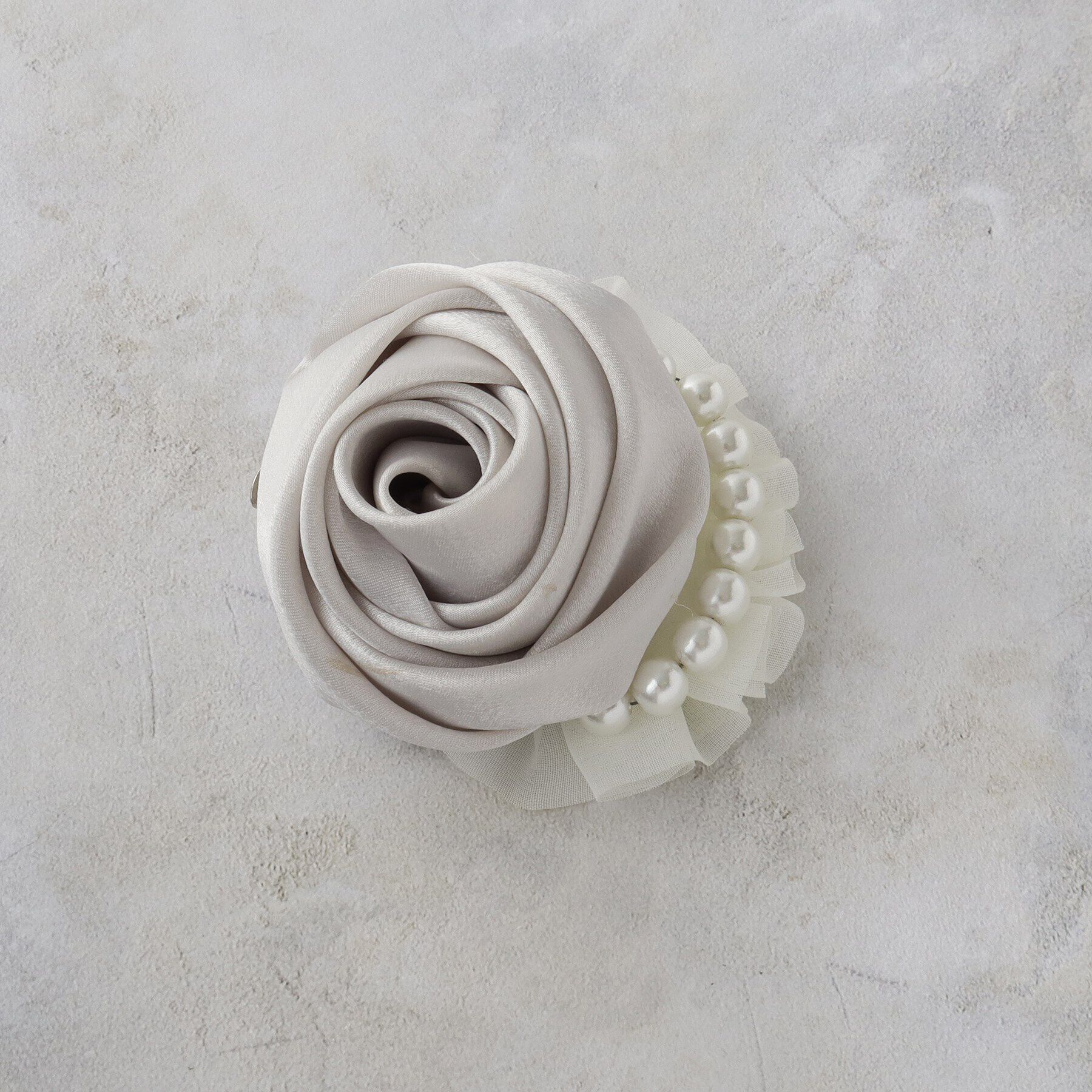 OPAQUE.CLIP「ローズコサージュ」|ブローチ・コサージュ|ライトグレー(011