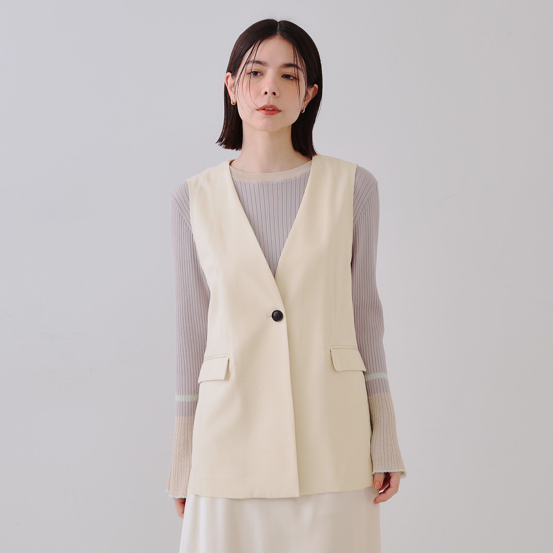 OPAQUE.CLIP「ノーカラーVネックジレ/セットアップ対応【洗濯機洗い可】」|ベスト・ジレ|