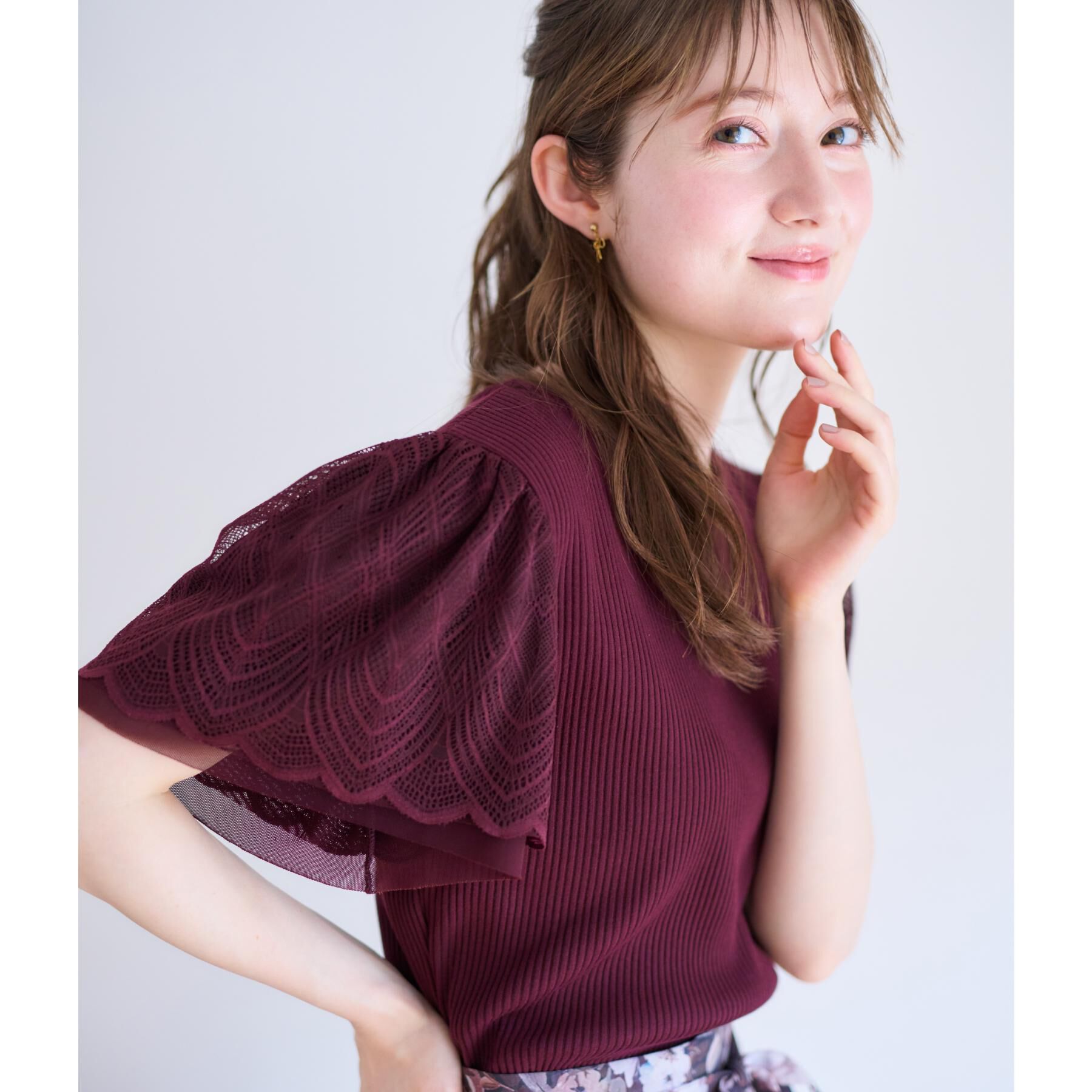 Couture broach「【二の腕カバー・通勤】レース袖テレコトップス」|Tシャツ・カットソー|ボルドー(064)
