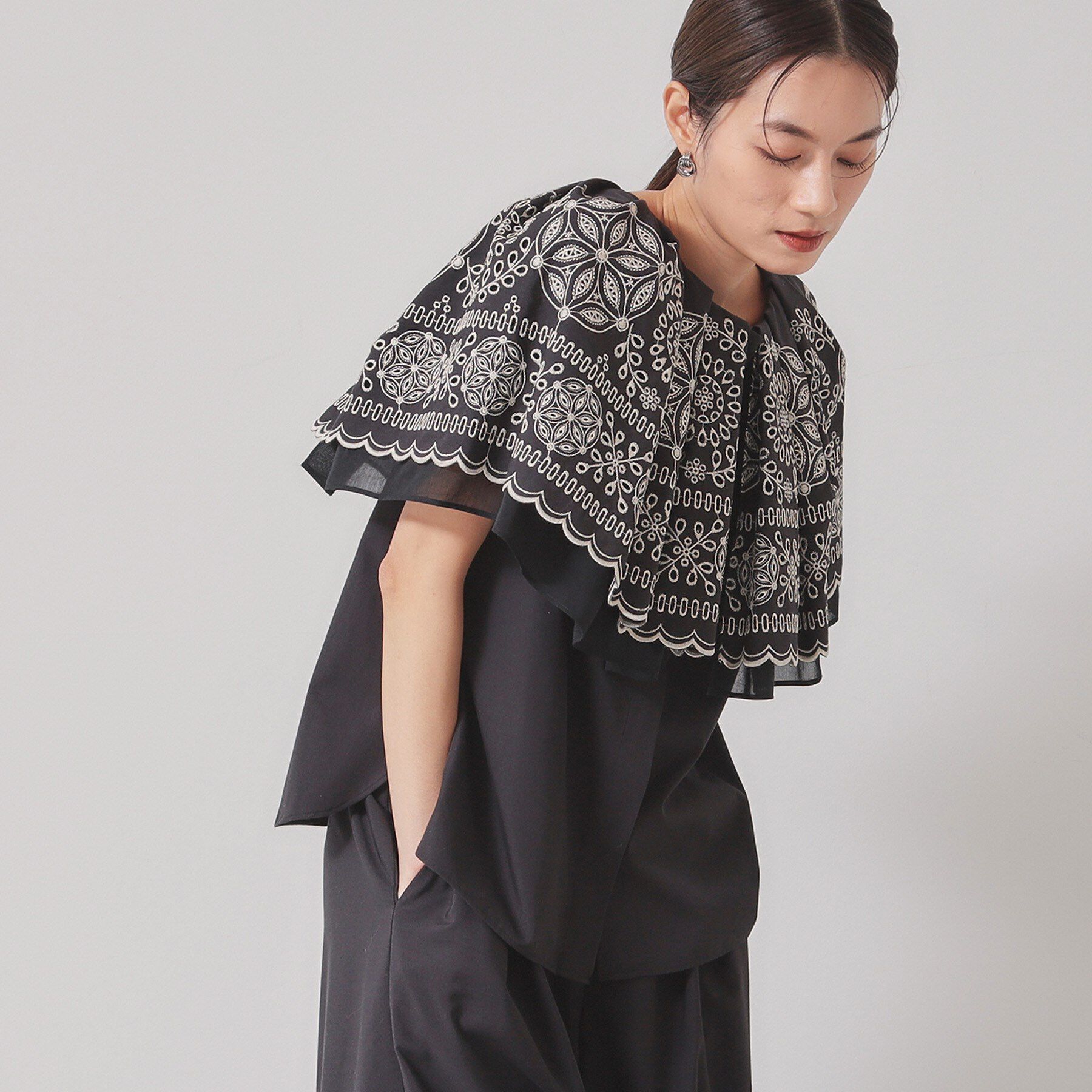 SunaUna「【幾何柄】ケープカラーブラウス」|シャツ・ブラウス|ブラック(019)