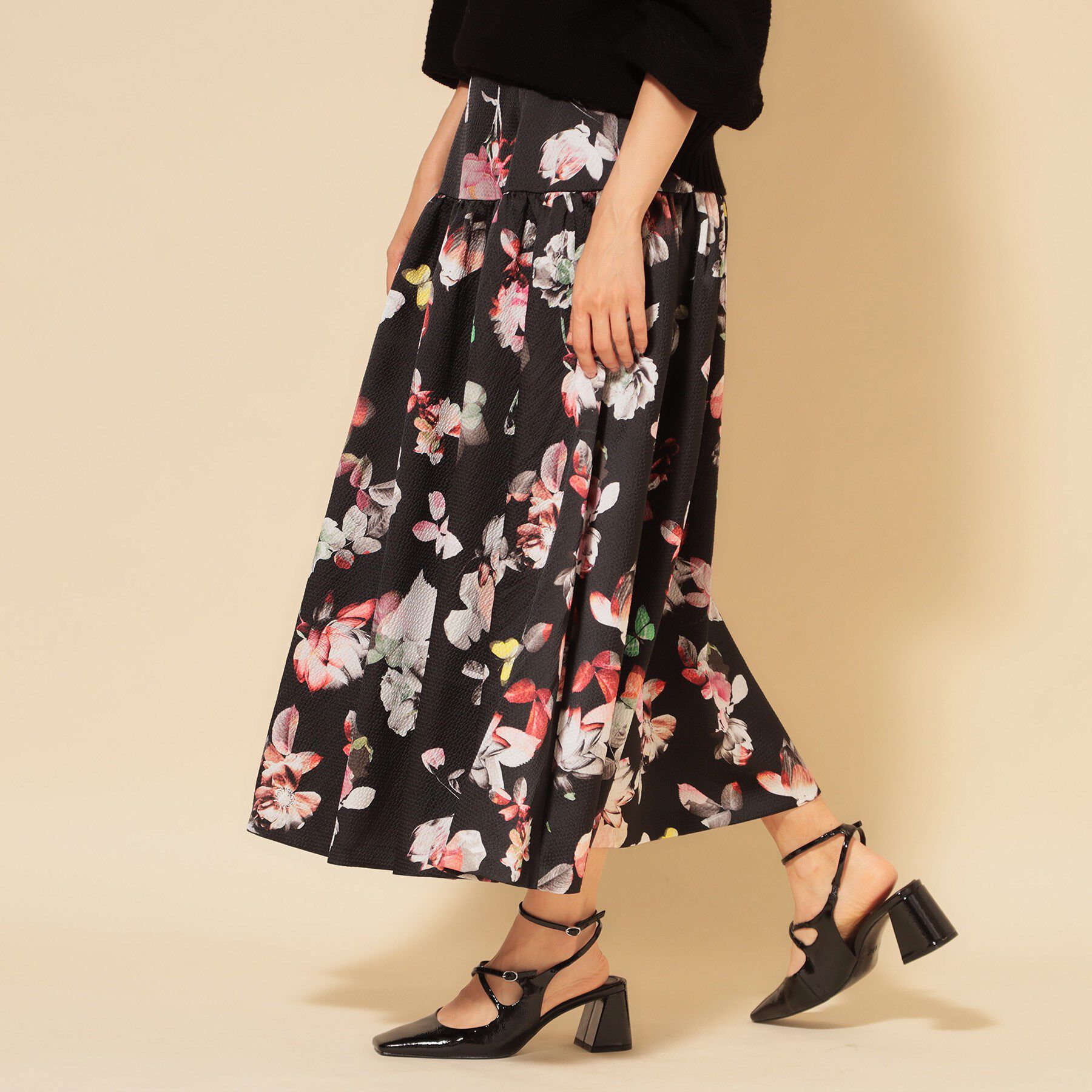 SunaUna「【COLLECTION LINE】花柄タックスカート」|スカート|