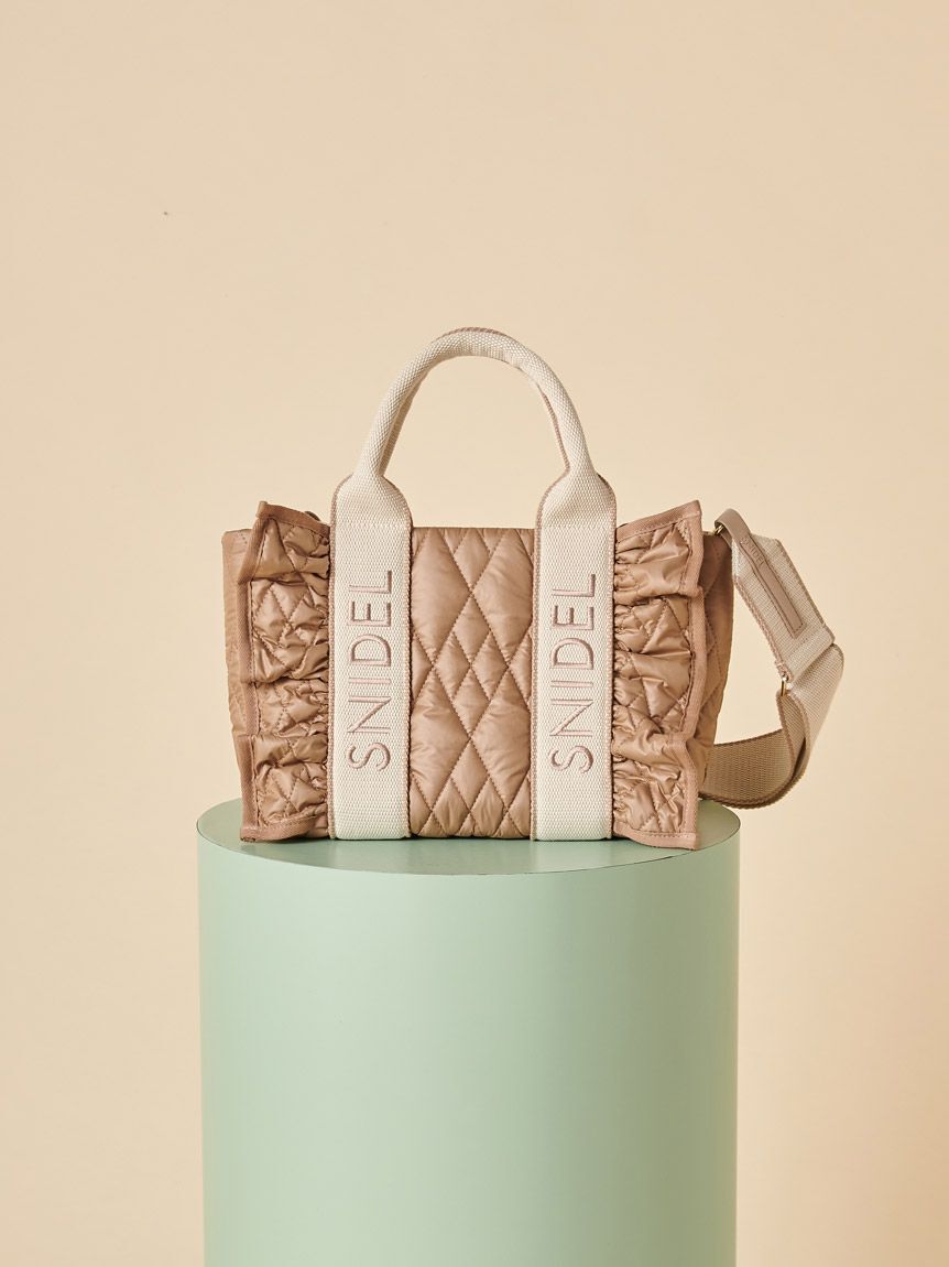 SNIDEL「フリルキルティングロゴバッグ」|ハンドバッグ|BEG