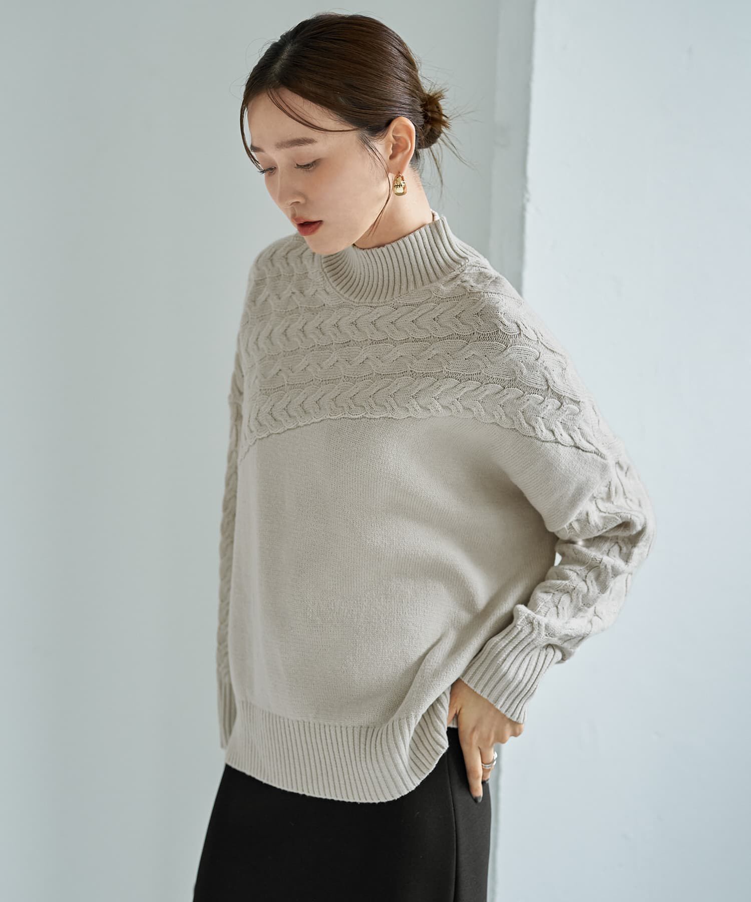  「ケーブル編み切替スタンドネックニット」|ニット・セーター|