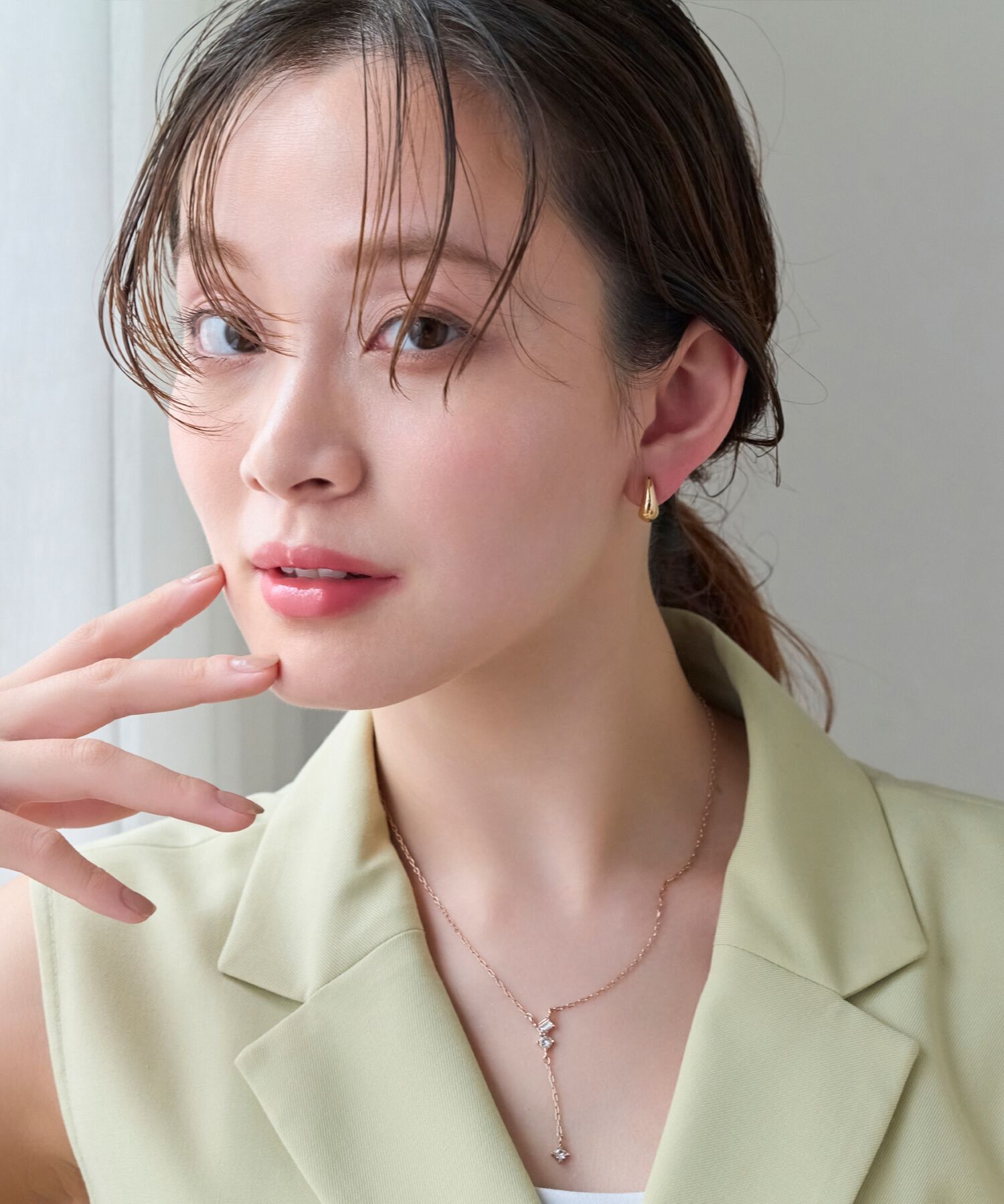 Phoebe「【金属アレルギー対応/痛くないシリーズ】モードループフィットイヤリング　ゴールド」|イヤリング|