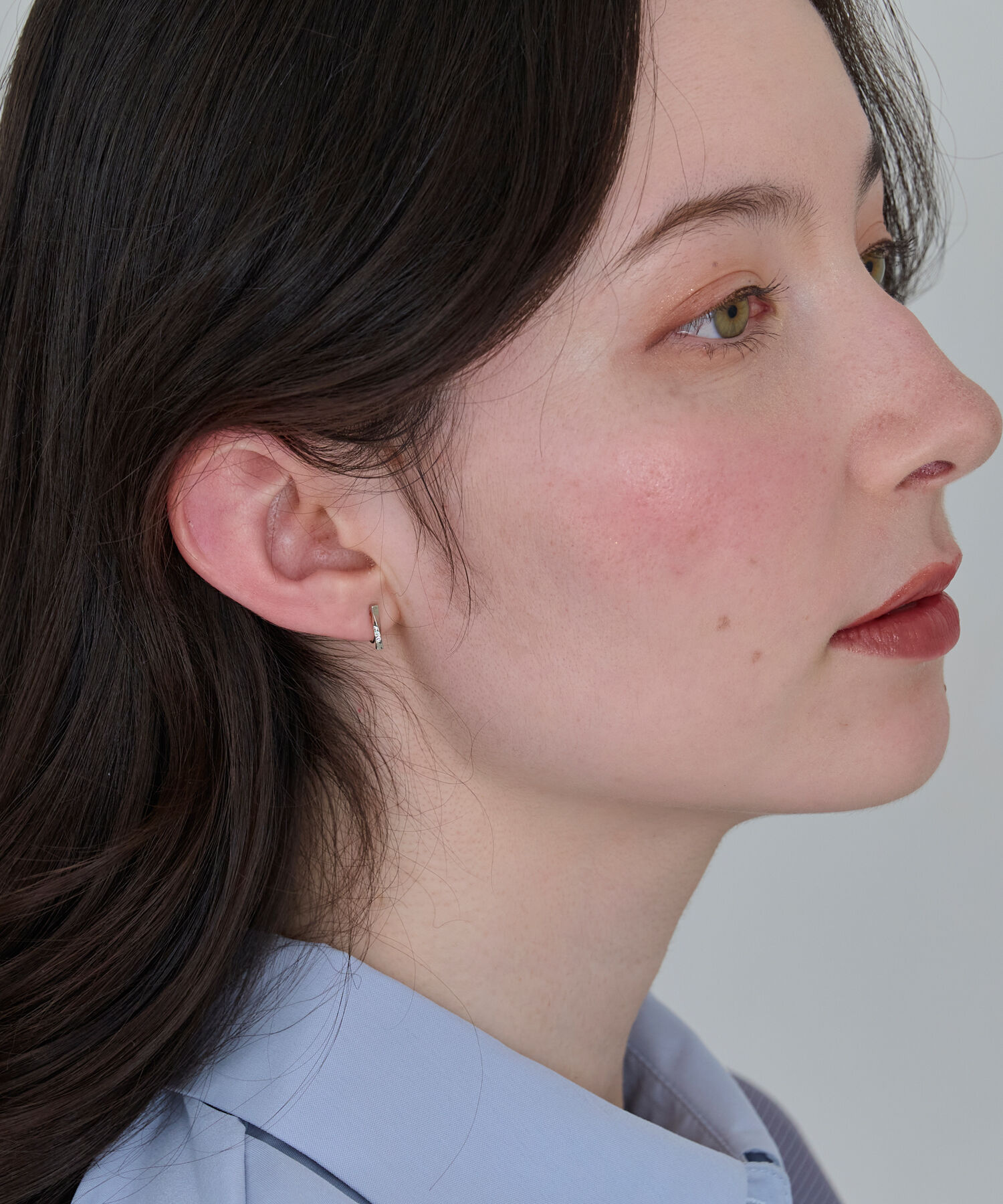 Phoebe「【痛くないシリーズ】ツイストバービジューライトフィットイヤリング　シルバー」|イヤリング|