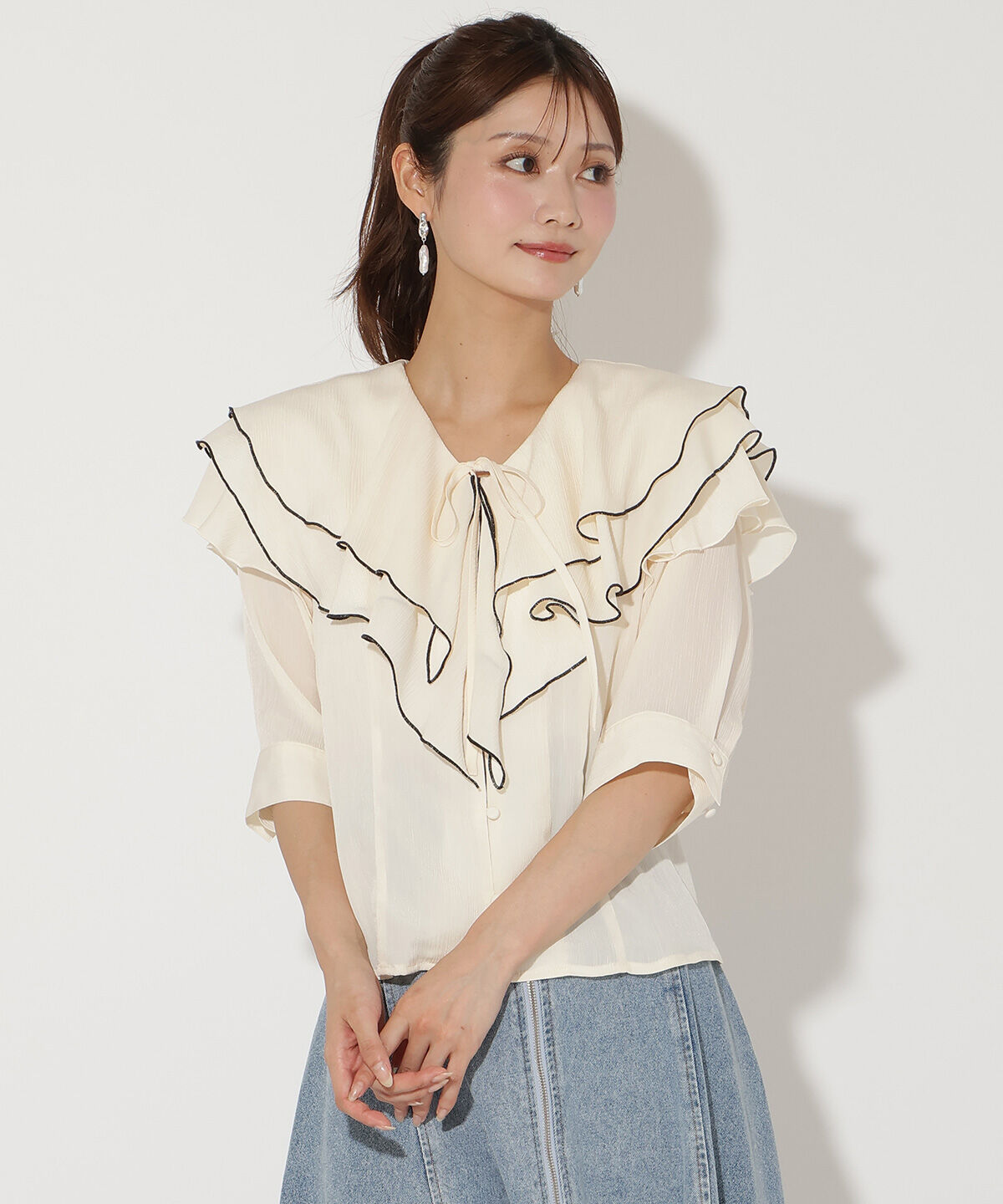 アンドクチュール「ラッフルハーフスリーブブラウス」|シャツ・ブラウス|