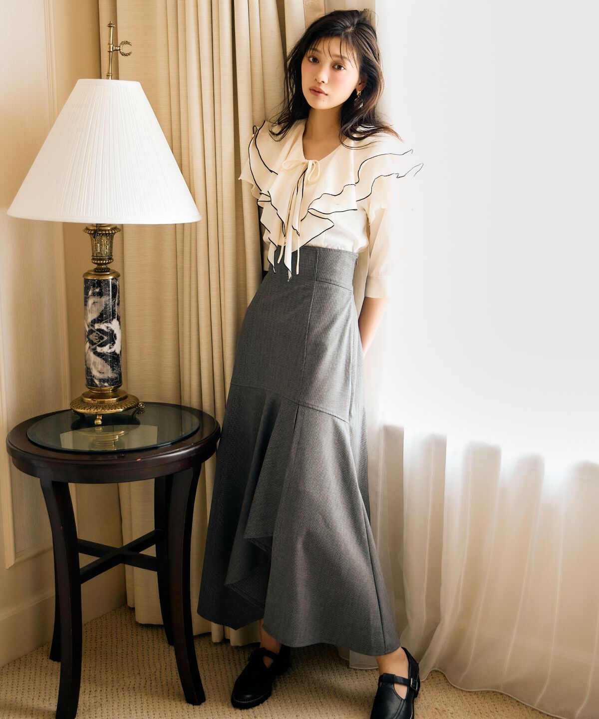 アンドクチュール「ラッフルハーフスリーブブラウス」|シャツ・ブラウス|