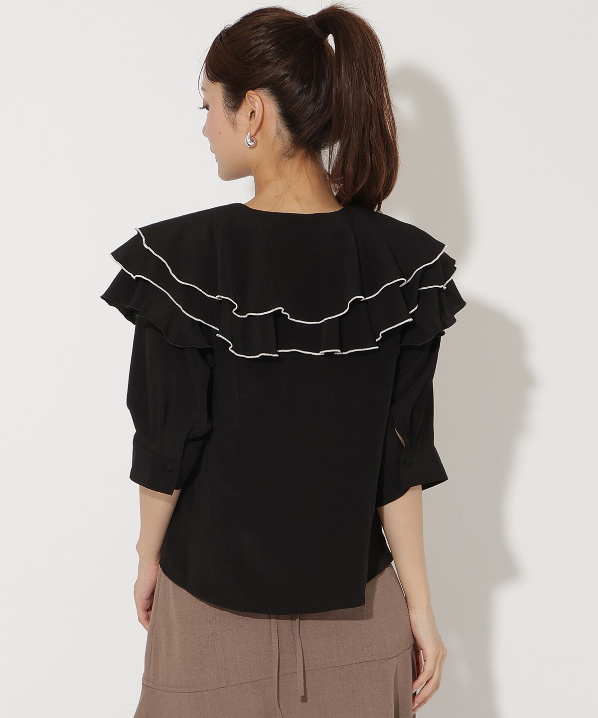 アンドクチュール「ラッフルハーフスリーブブラウス」|シャツ・ブラウス|