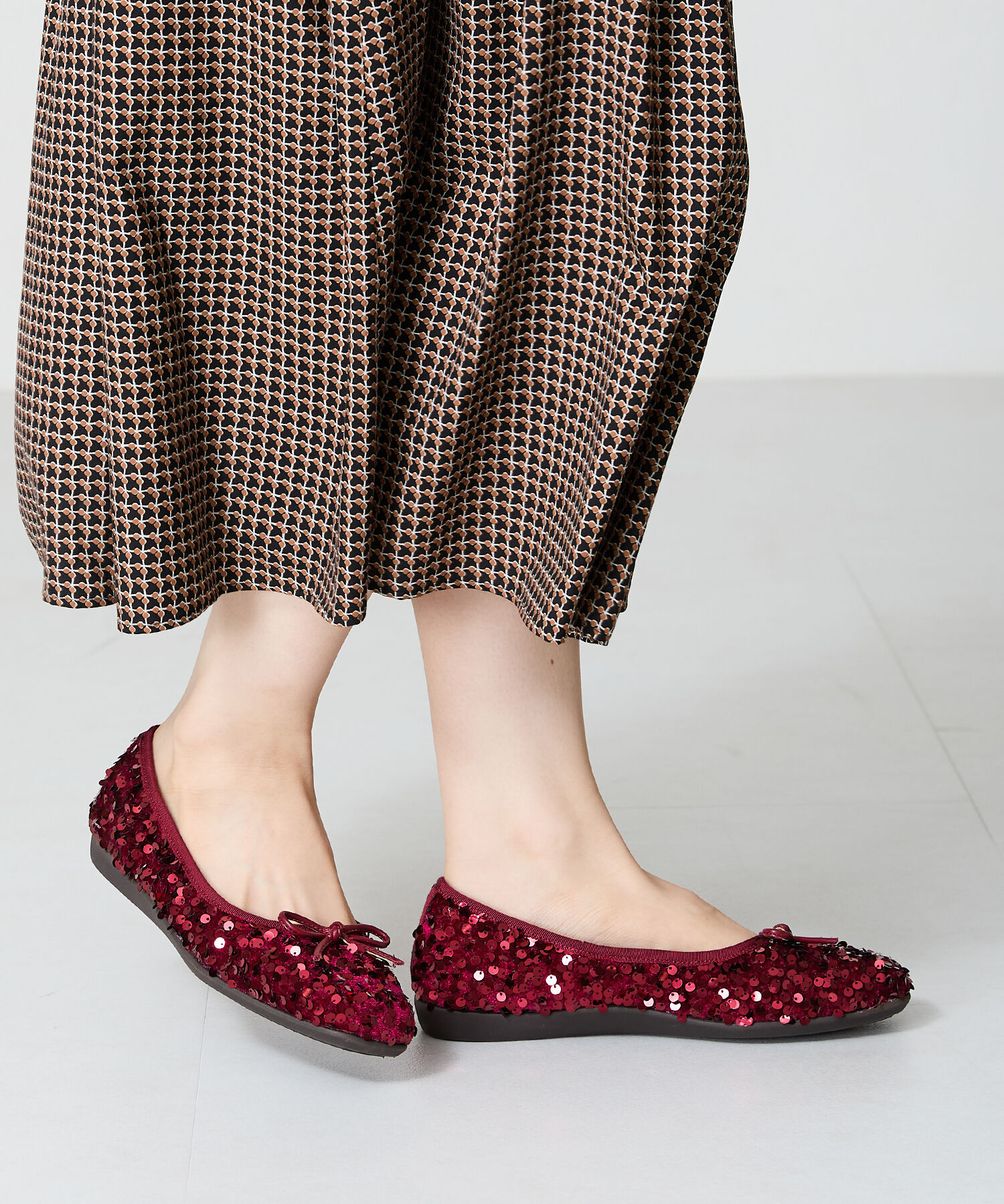 ORiental TRaffic「【跳べるパンプス/シリーズ累計１５０万足突破】スパンコール スクエアトゥ バレエシューズ R-3216」|パンプス|