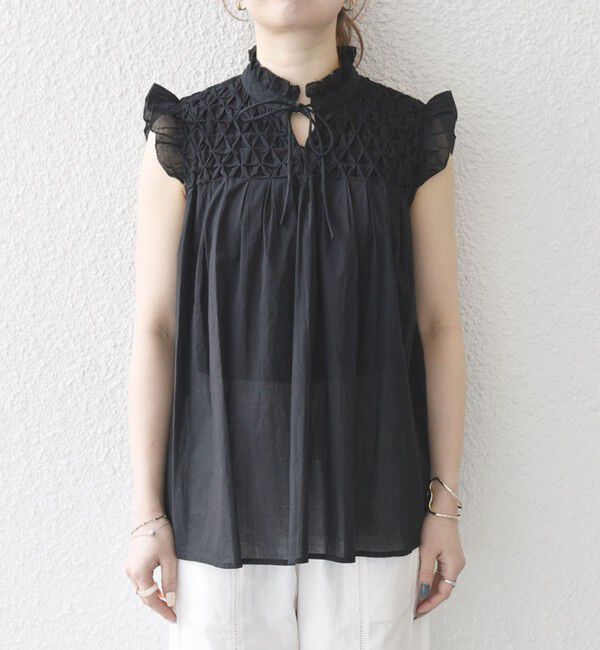 SHIPS any「SHIPS any:〈洗濯機可能〉ハンドスモッキング コットン フリル スタンドカラー ブラウス」|シャツ・ブラウス|