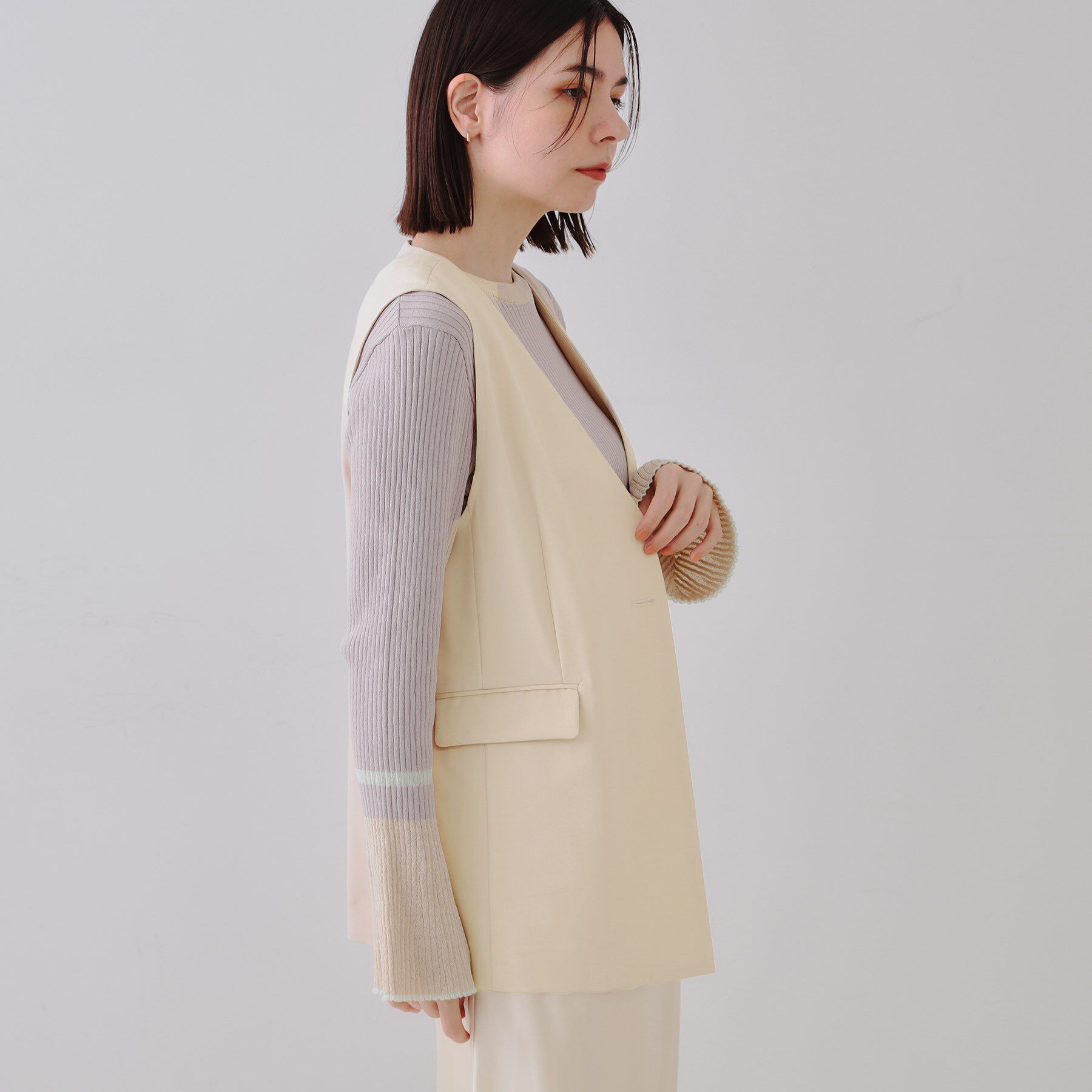 OPAQUE.CLIP「ノーカラーVネックジレ/セットアップ対応【洗濯機洗い可】」|ベスト・ジレ|