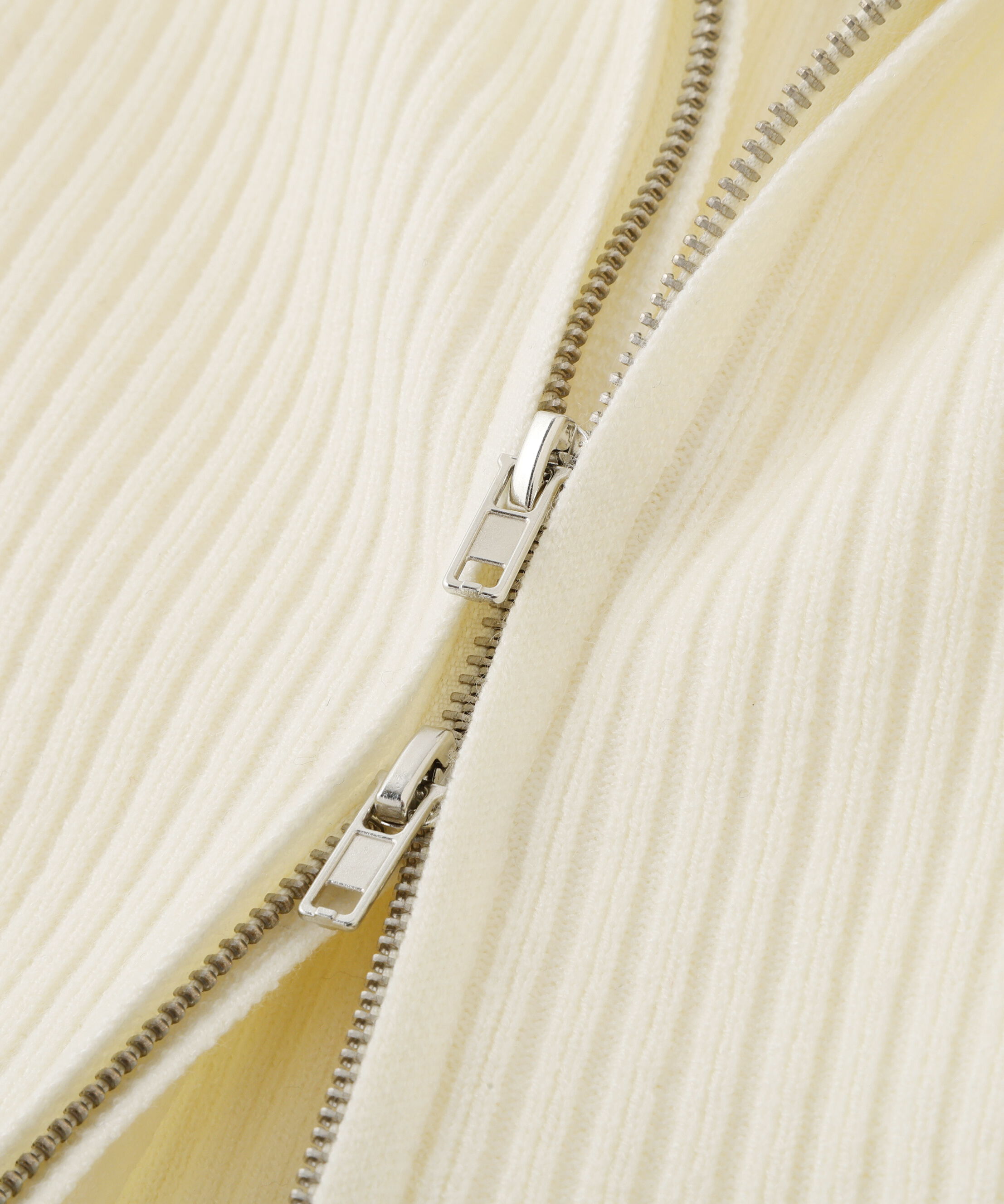  「フロントジップリブ衿オフショルニット」|ニット・セーター|